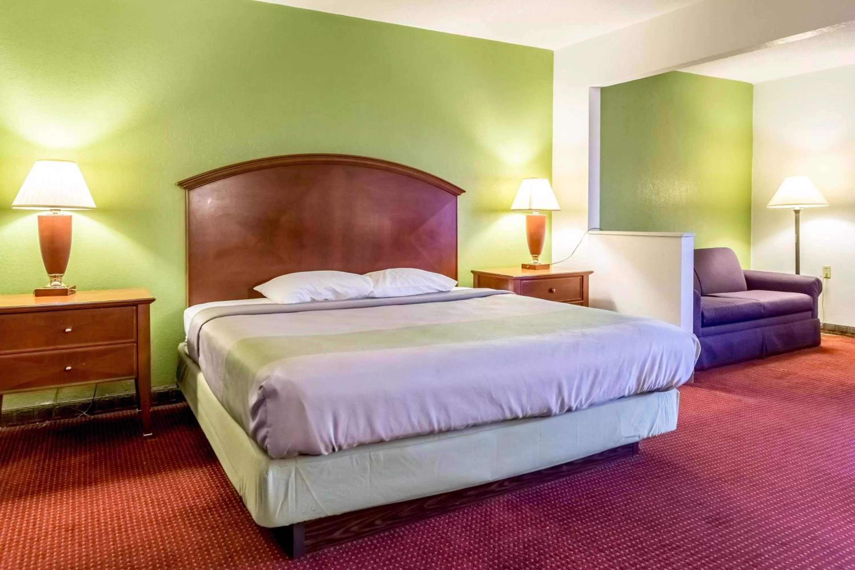 Photo of the whole room, Bed in Motel 6-Springfield, OH