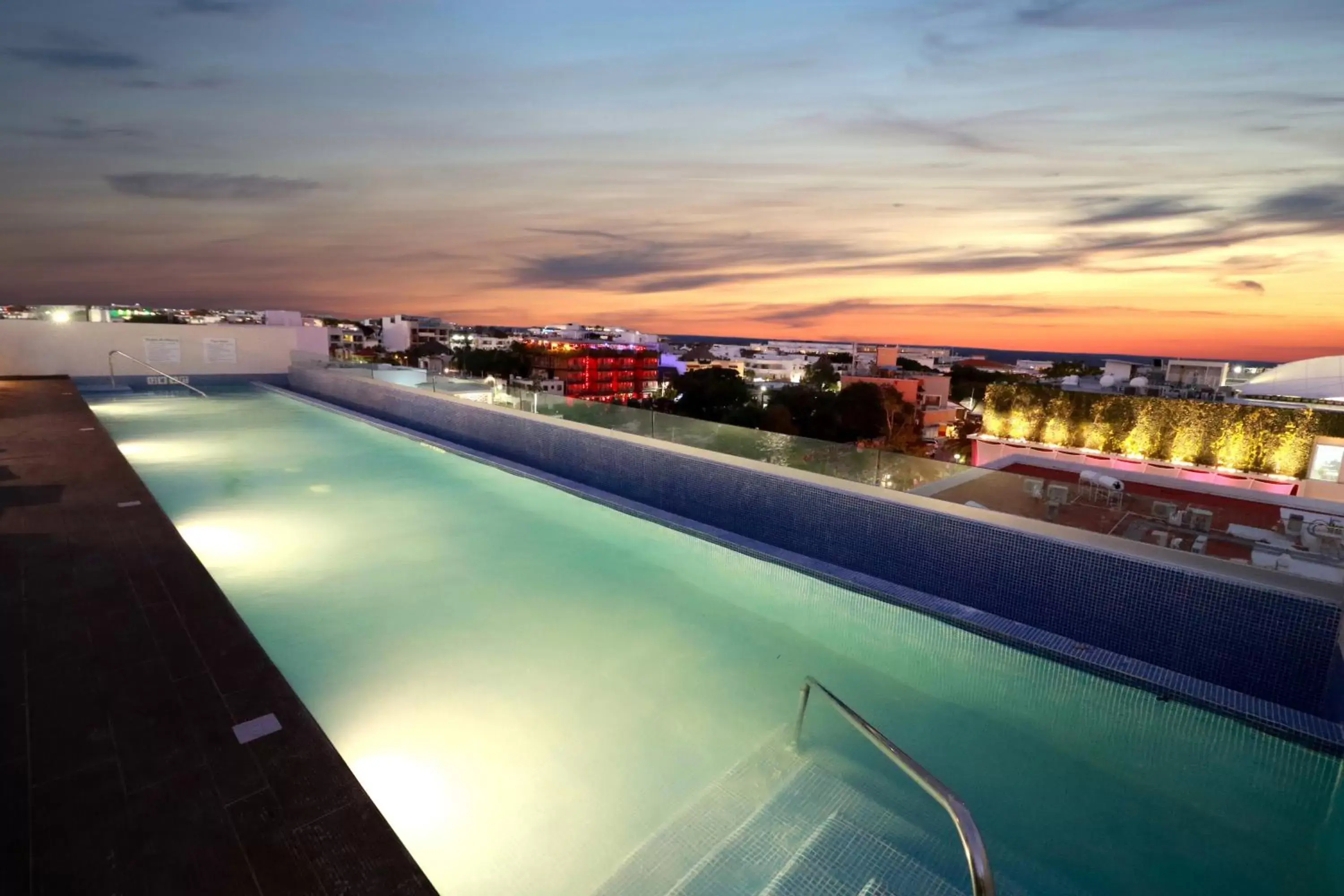 Swimming Pool in Holiday Inn Express & Suites - Playa del Carmen, an IHG Hotel