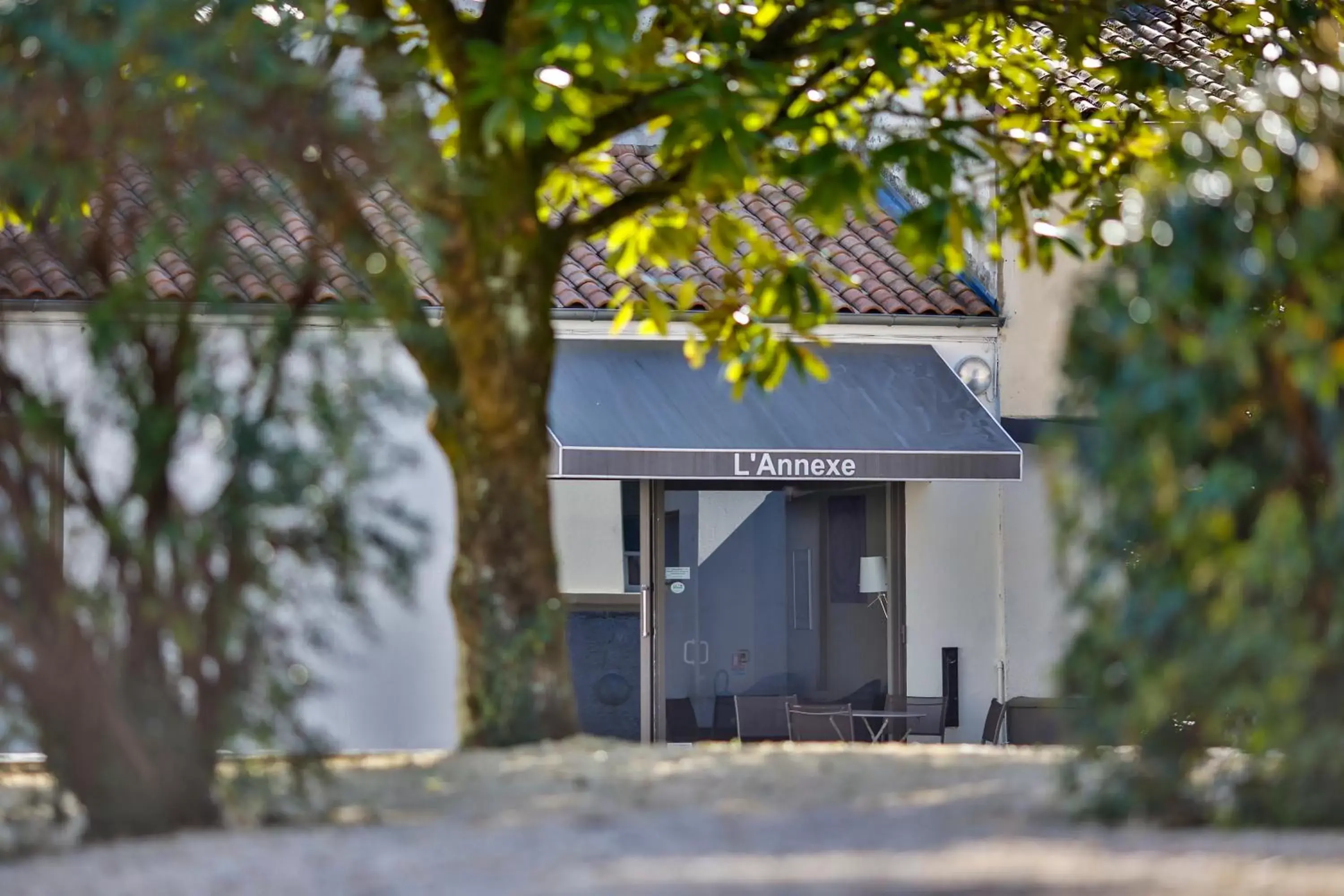 Facade/entrance, Property Building in Brit Hotel du Parc Niort