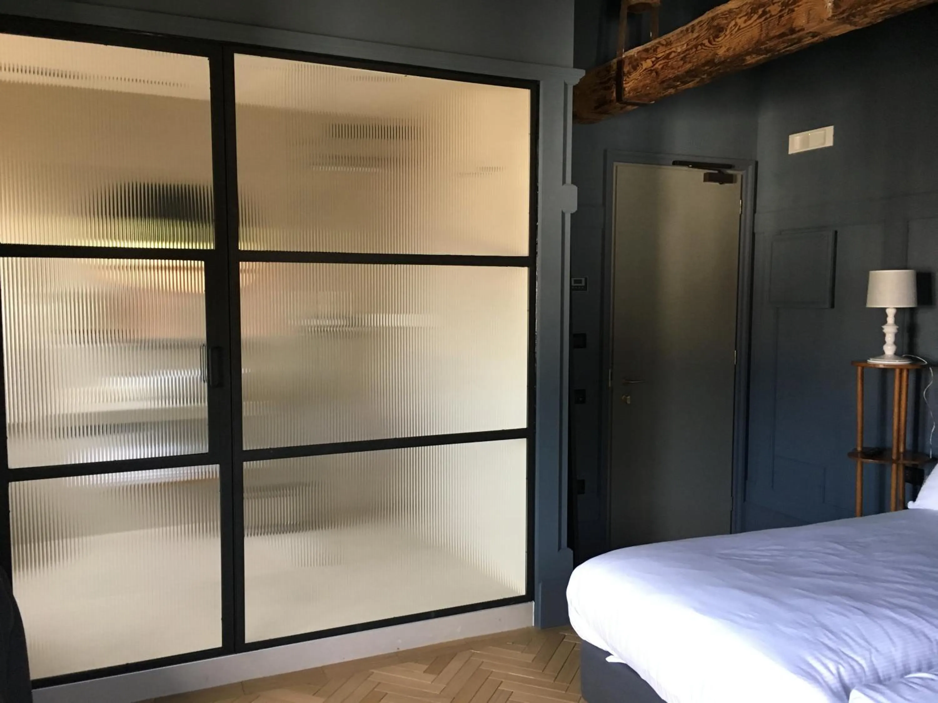 Bathroom, Bed in Hotel 5 Colonne