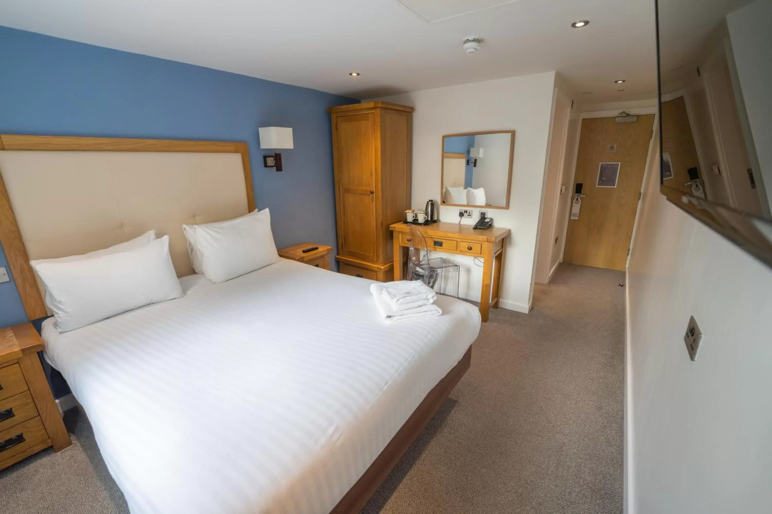Bedroom, Bed in The Waterside Hotel and Leisure Club