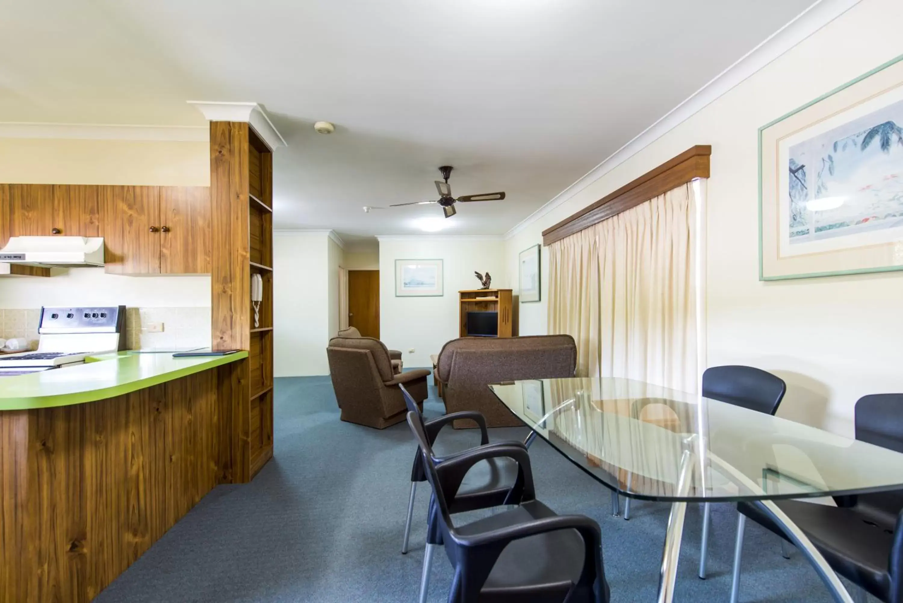 Kitchen or kitchenette in Abbey Motor Inn