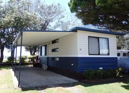 Photo of the whole room, Property Building in Woolgoolga Beach Holiday Park