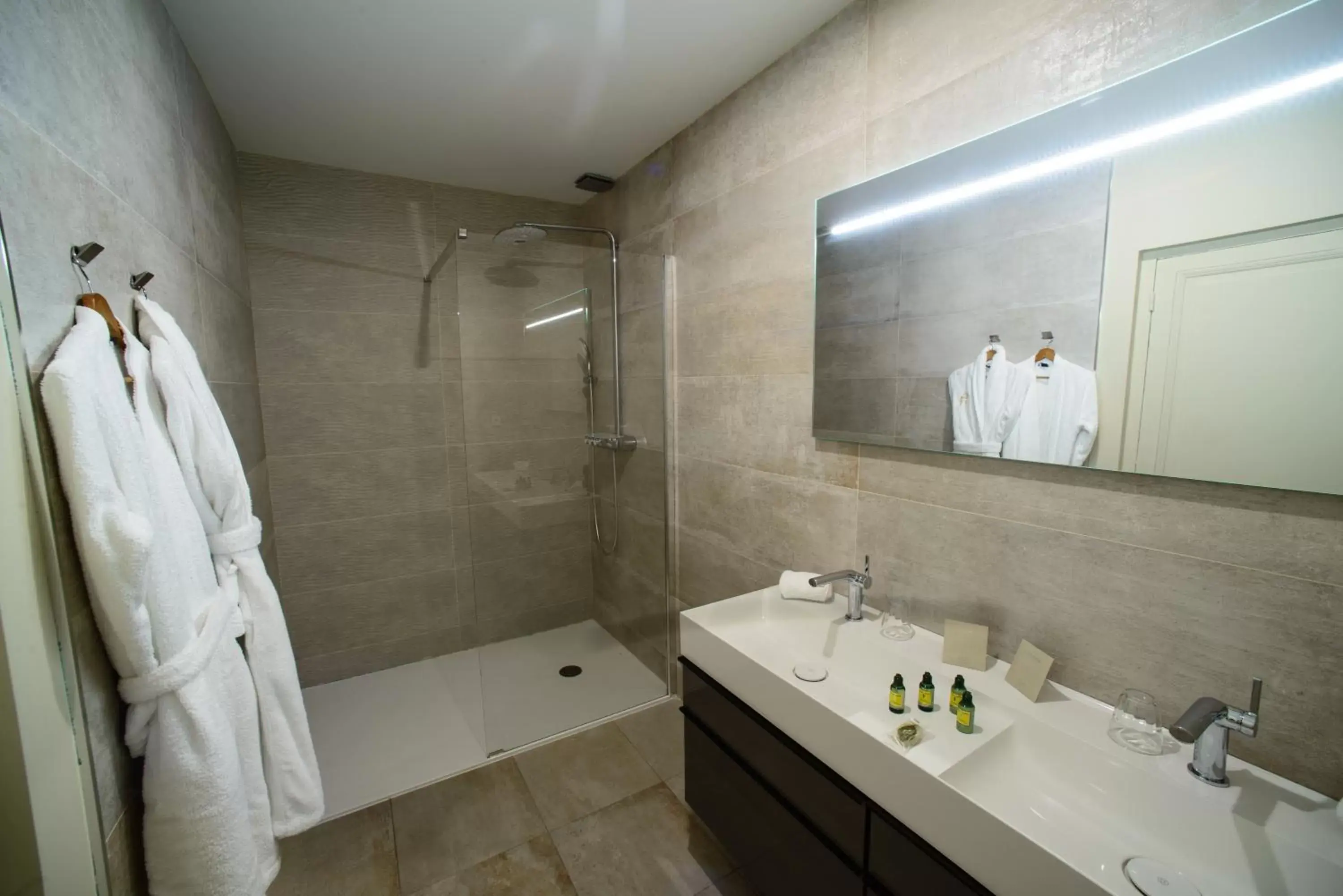 Shower, Bathroom in Château Origny