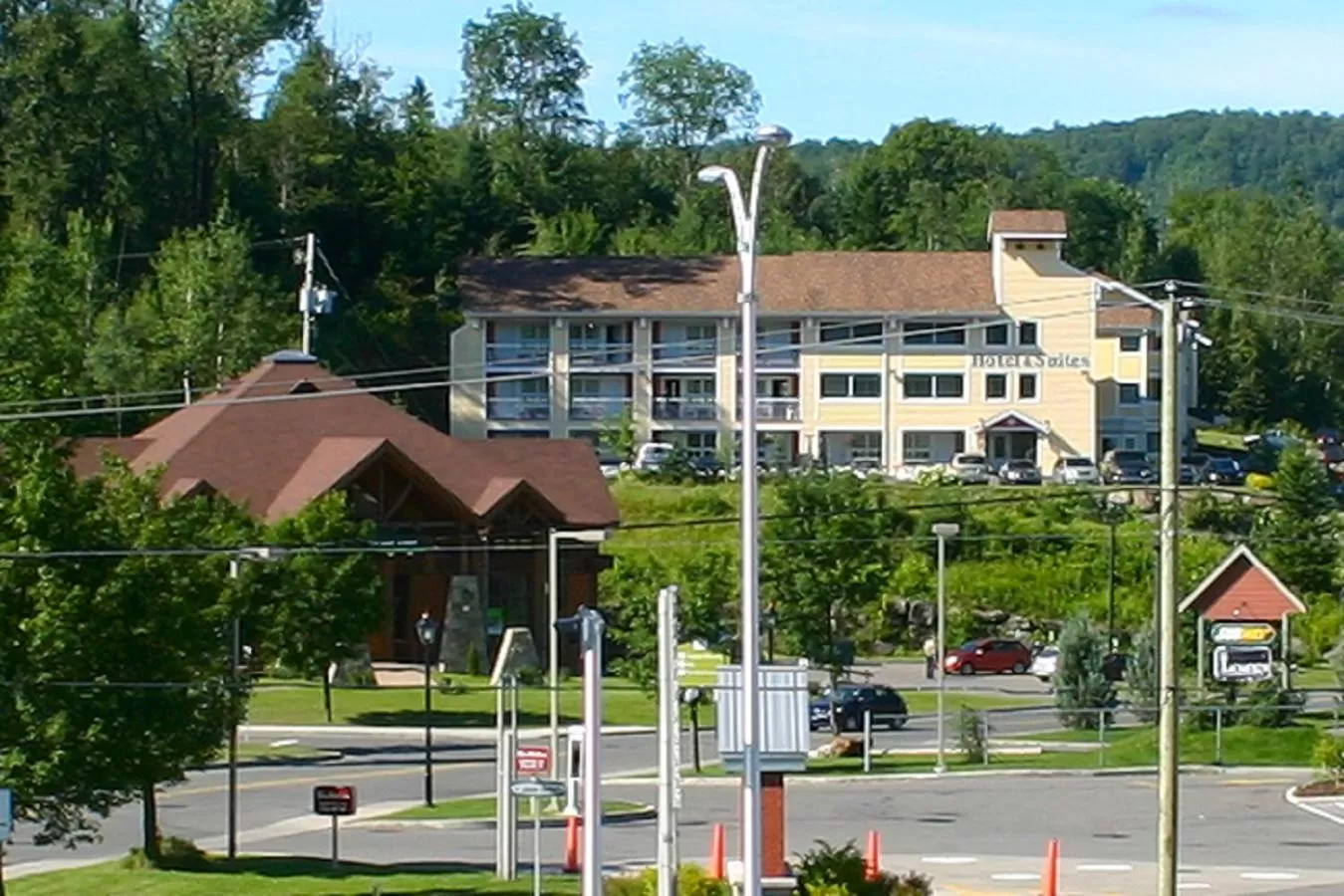 Hotel and Suites Les Laurentides