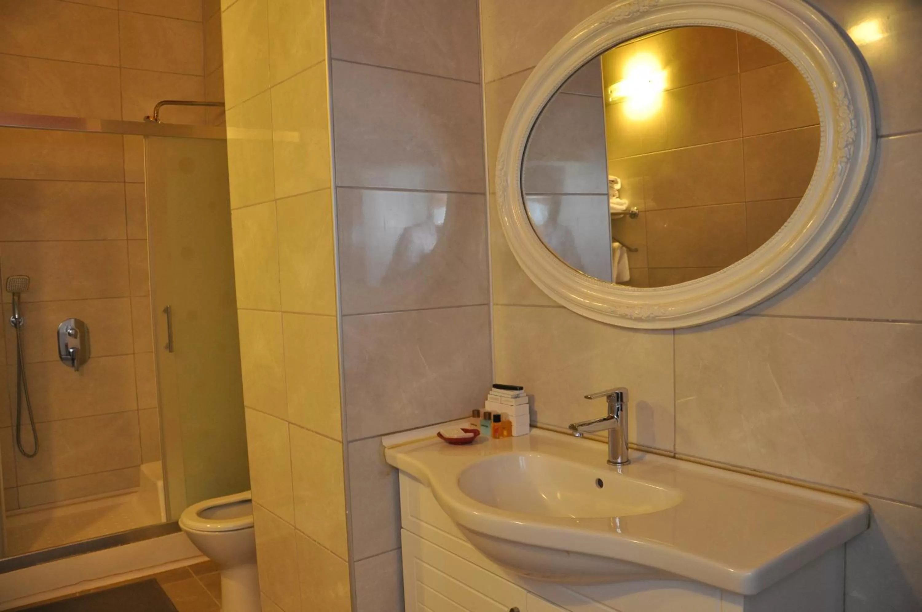 Bathroom in Helen Troya Hotel Geyikli