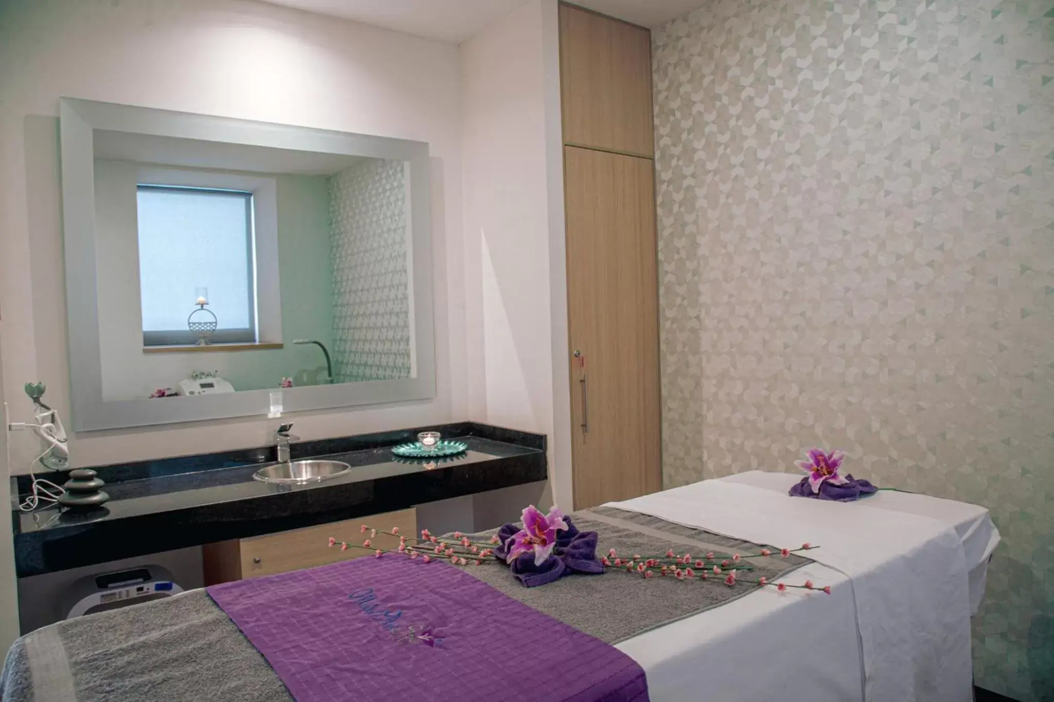 Spa and wellness centre/facilities, Bathroom in Holiday Inn Tlaxcala, an IHG Hotel
