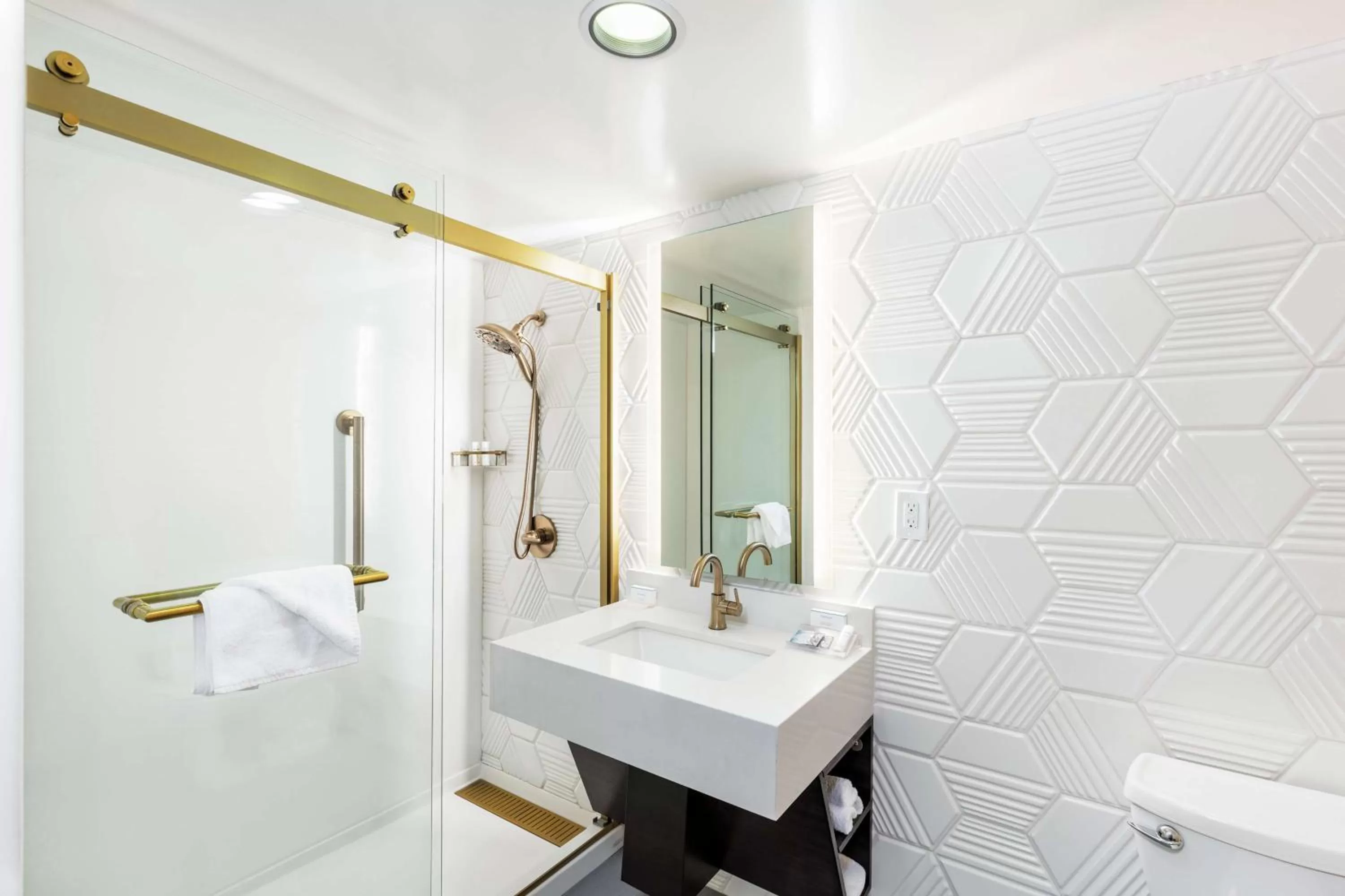 Bathroom in Hilton Garden Inn Los Angeles / Hollywood