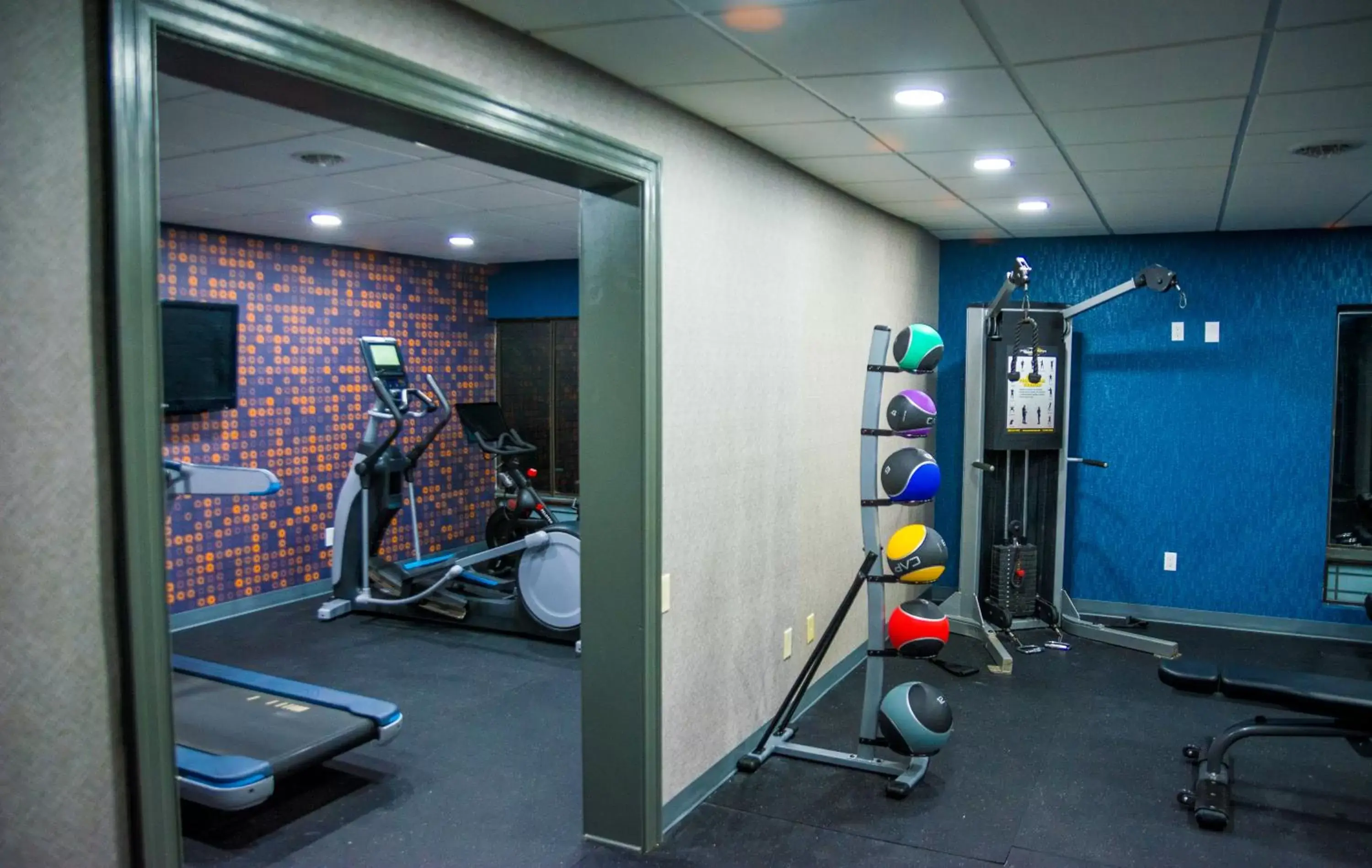Fitness centre/facilities, Fitness Center/Facilities in La Quinta Inn & Suites by Wyndham Fayetteville I-95