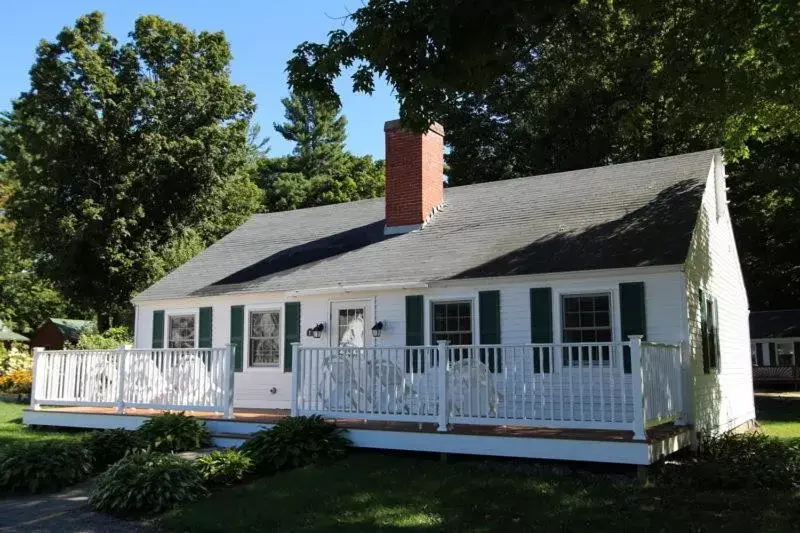 Property Building in New England Inn & Lodge
