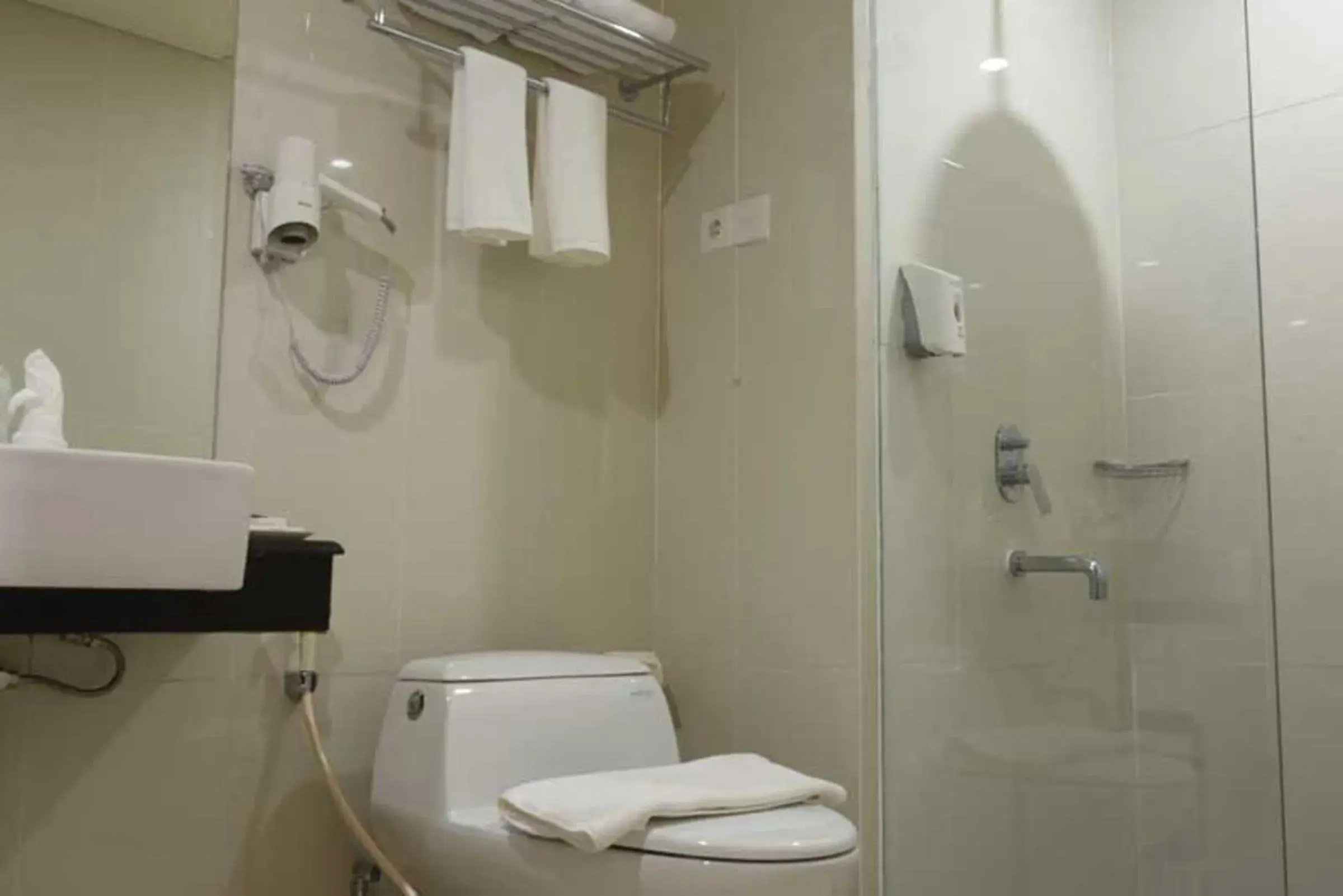 Toilet, Bathroom in Namira Syariah Hotel Surabaya