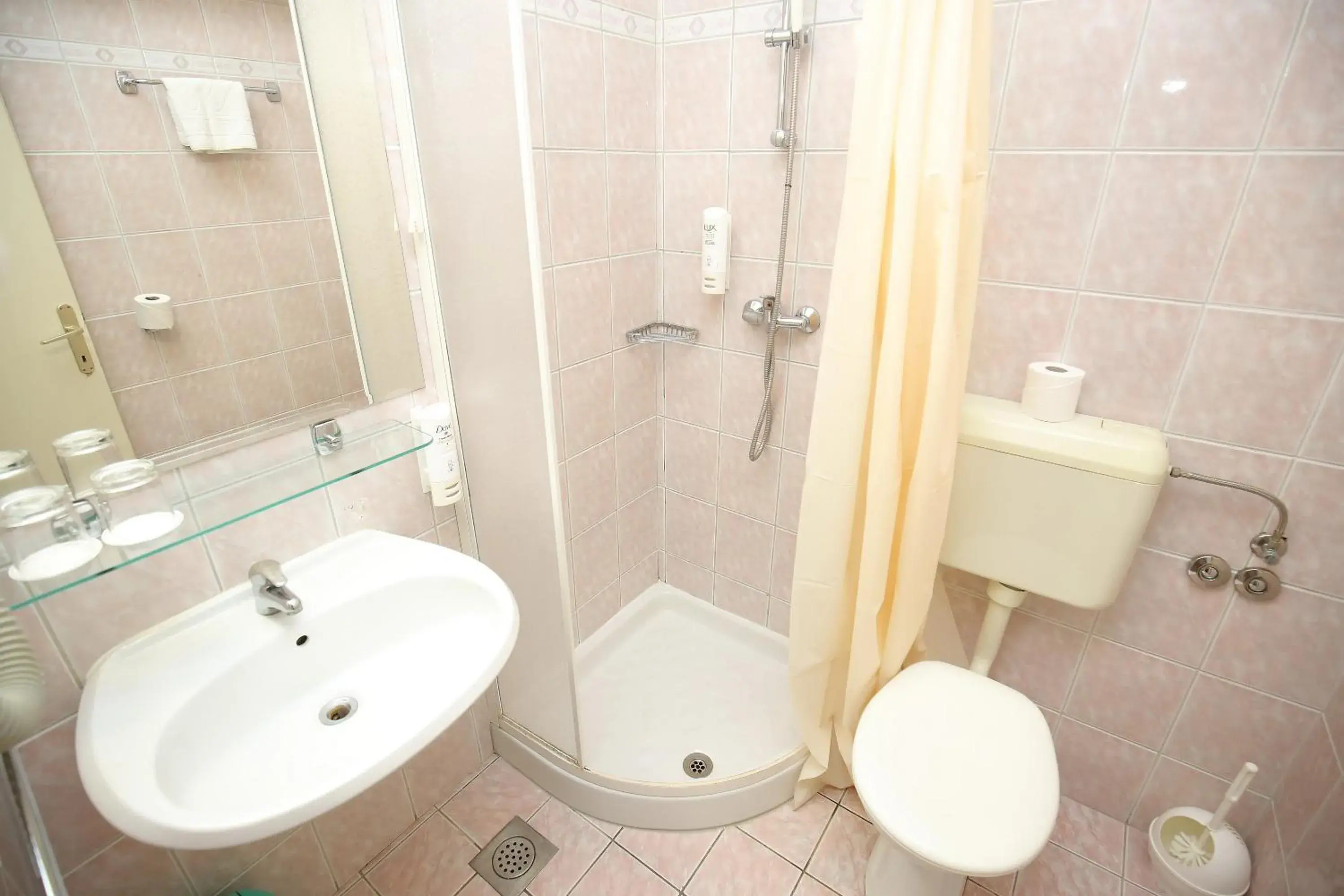 Bathroom in Hotel Donat - All Inclusive
