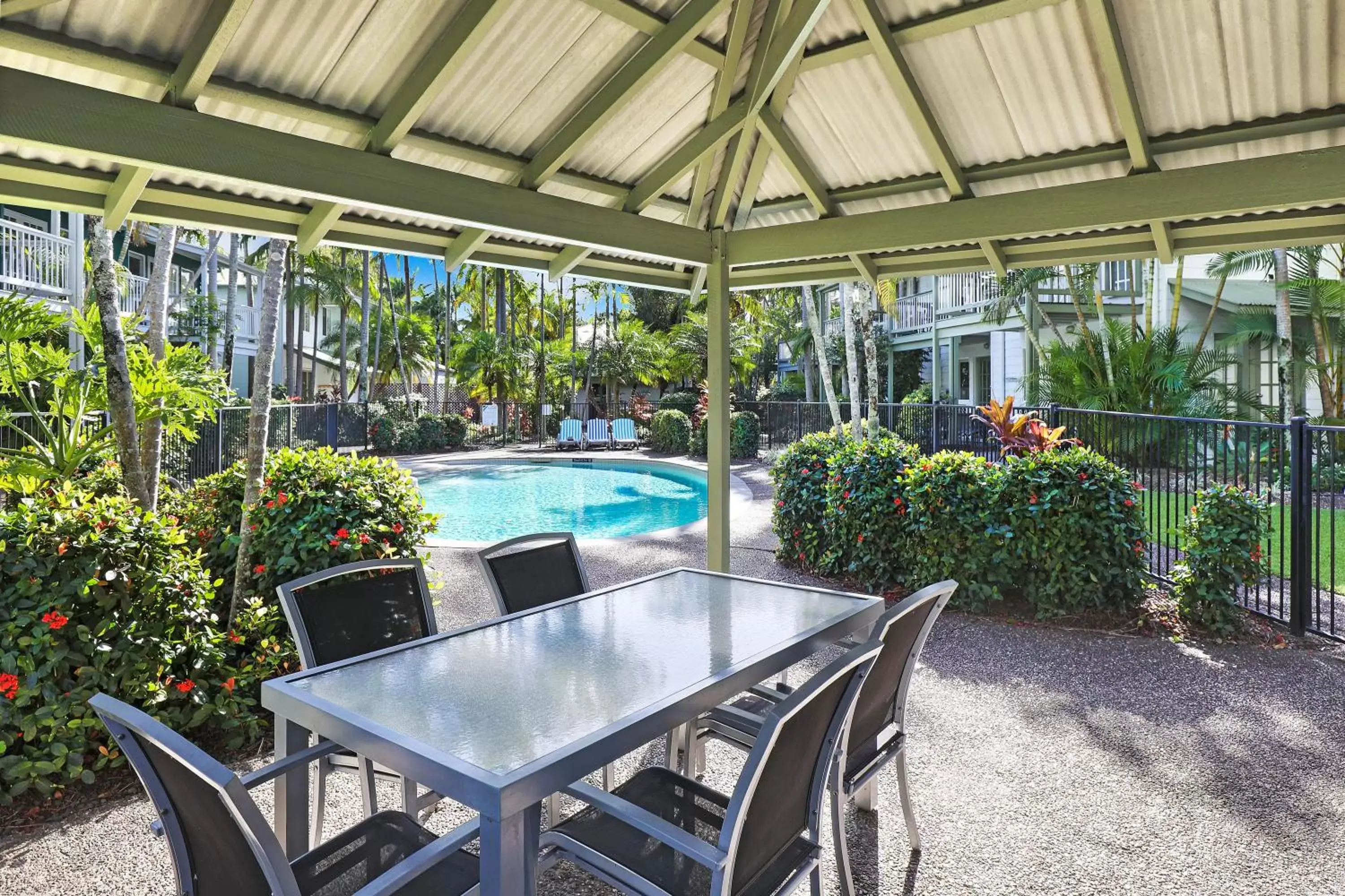 BBQ facilities, Swimming Pool in Coral Beach Noosa Resort