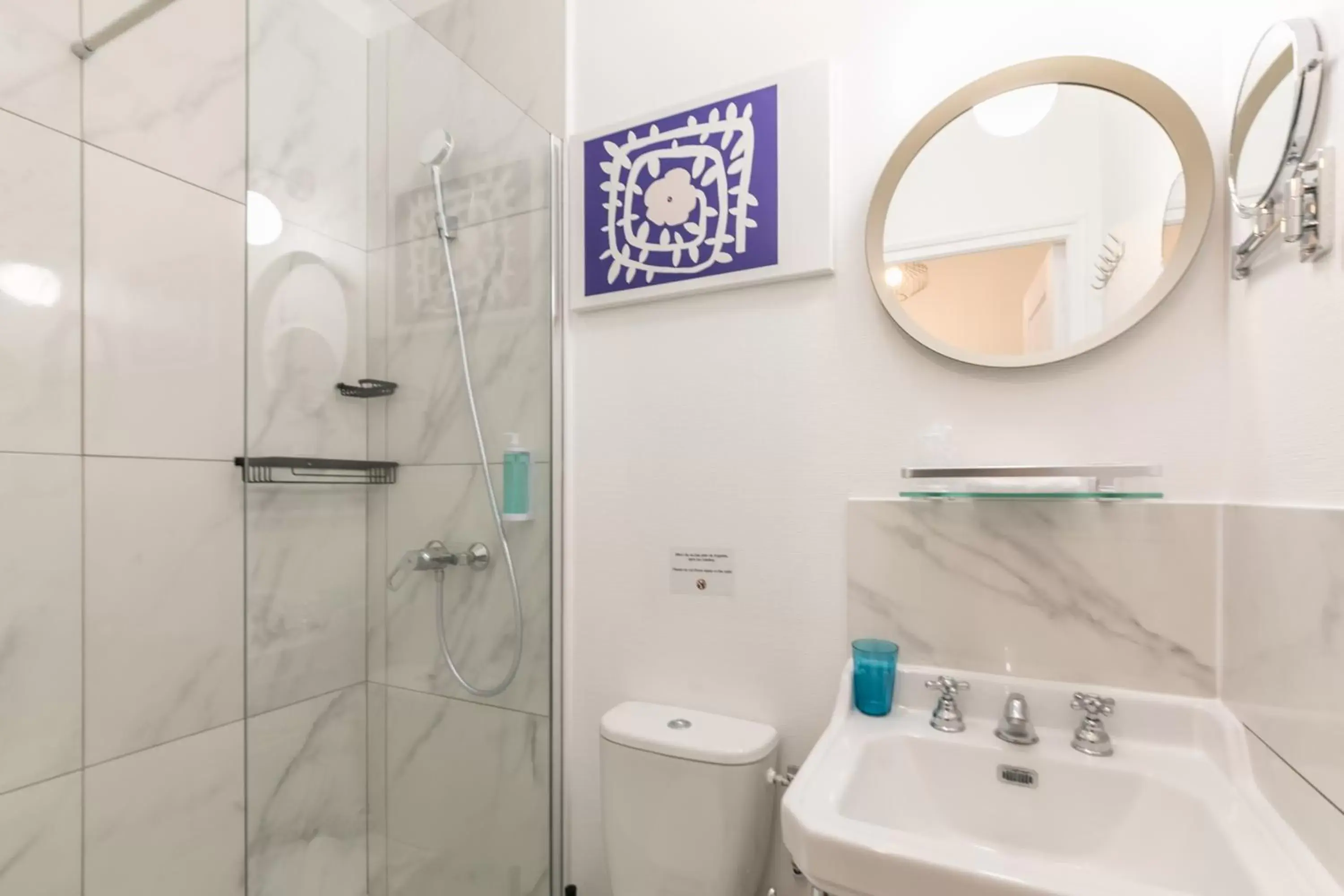 Shower, Bathroom in Apartments WS Haussmann - La Fayette
