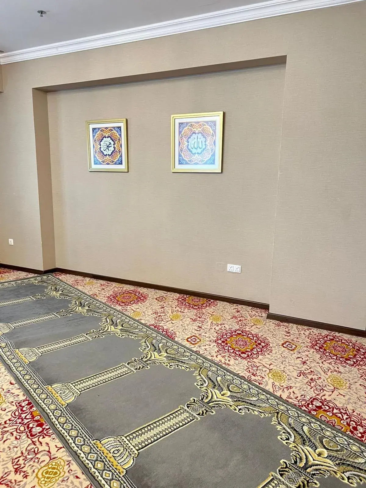 Area and facilities in Taiba Madinah Hotel