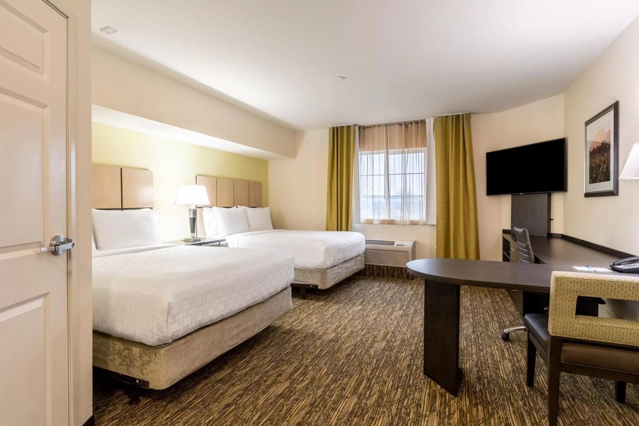 Photo of the whole room, Bed in Candlewood Suites Portland Airport by IHG
