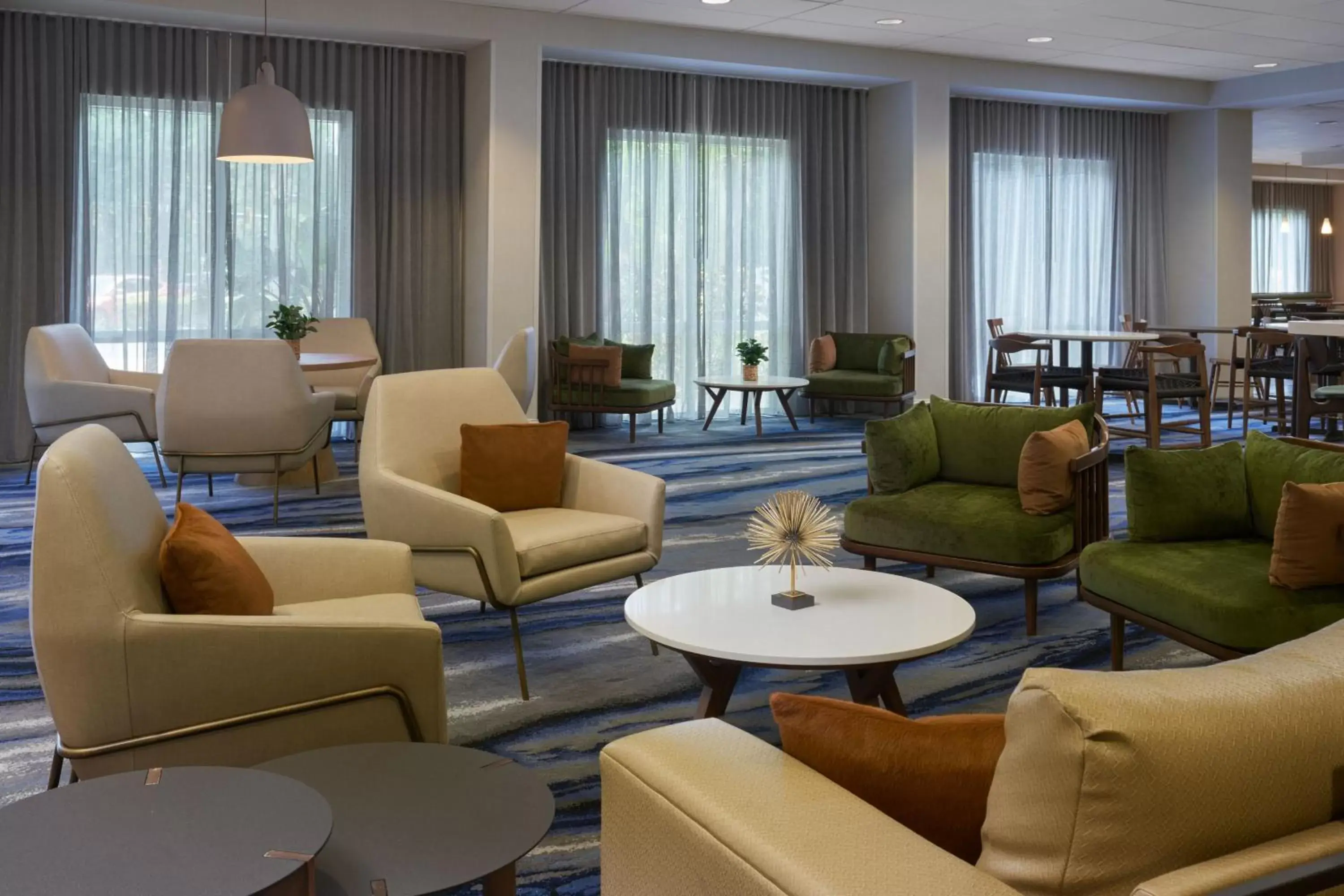 Lobby or reception, Lounge/Bar in Fairfield Inn & Suites by Marriott Orlando International Drive/Convention Center