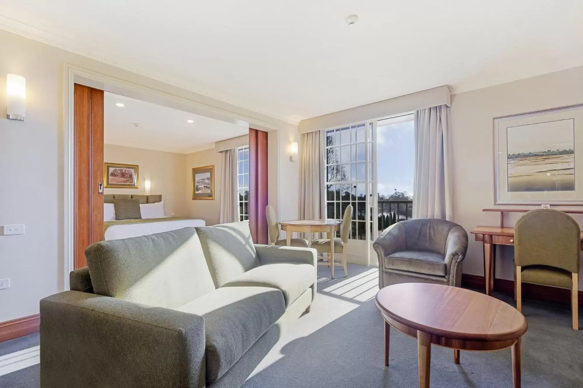 Bedroom, Seating Area in Country Club Tasmania