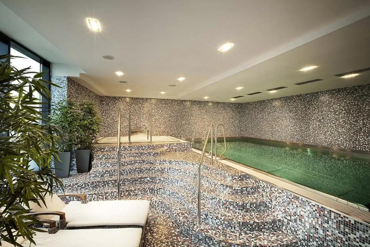 Swimming pool in NH Bratislava Gate One Swimming pool in NH Bratislava Gate One