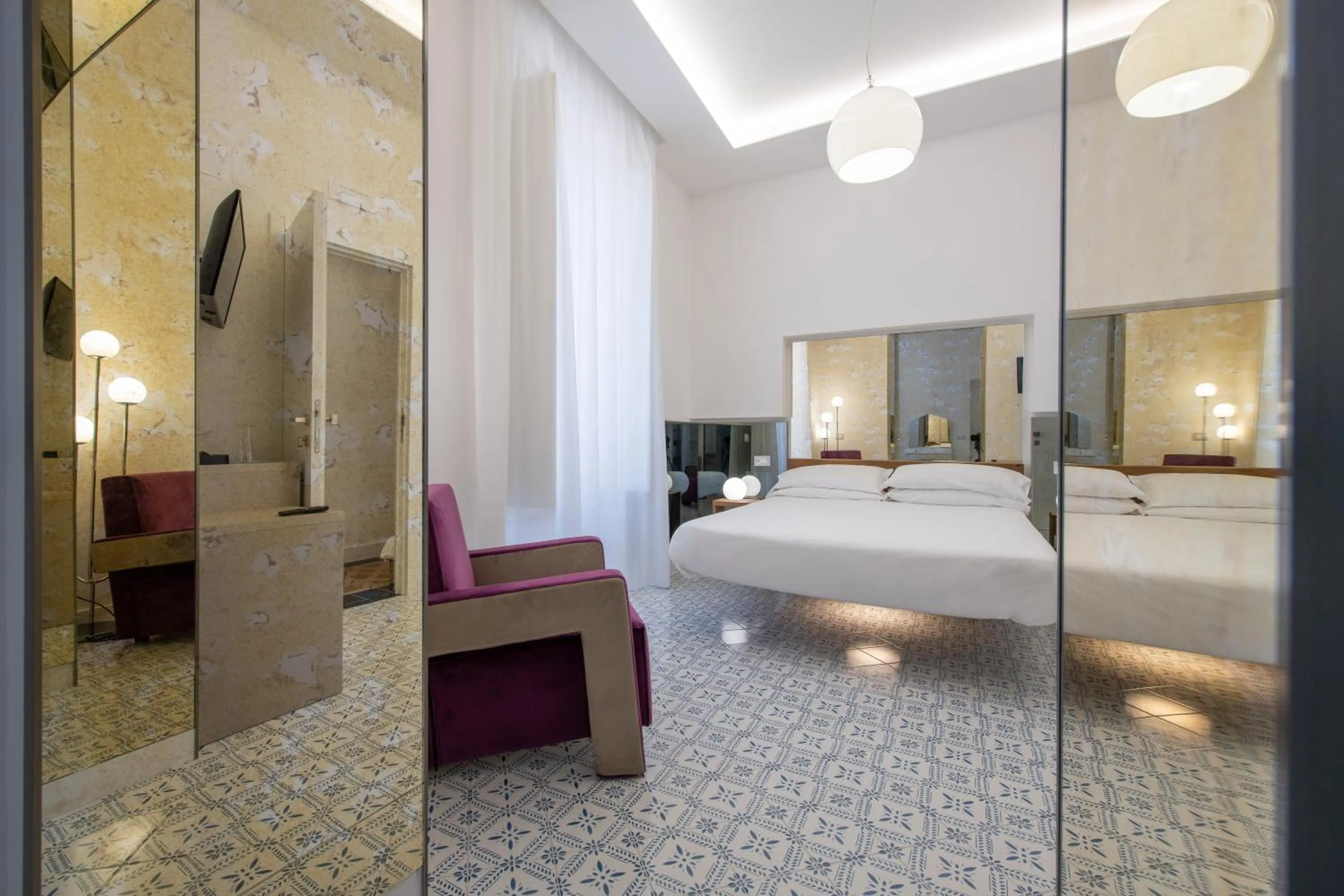 Photo of the whole room, Bed in Hotel Nice