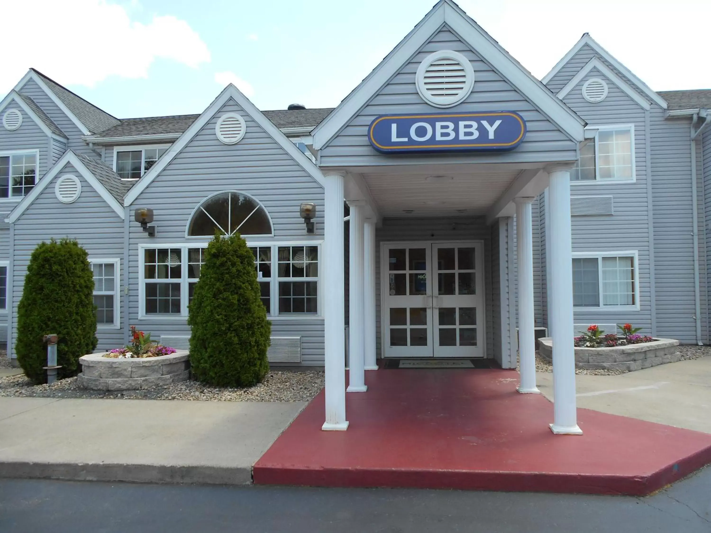 Facade/entrance in Microtel Inn by Wyndham - Albany Airport