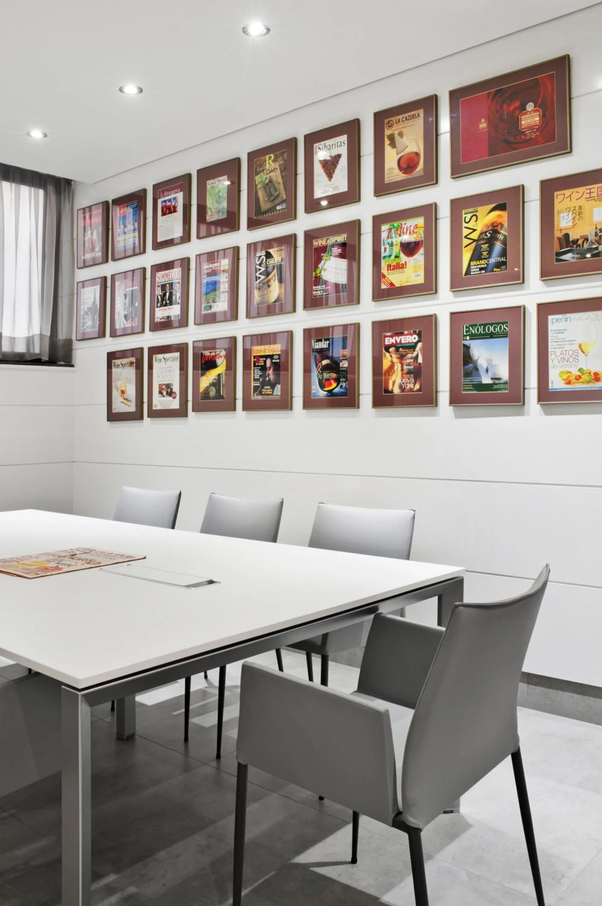 Lounge or bar in Ibis Styles Madrid Prado