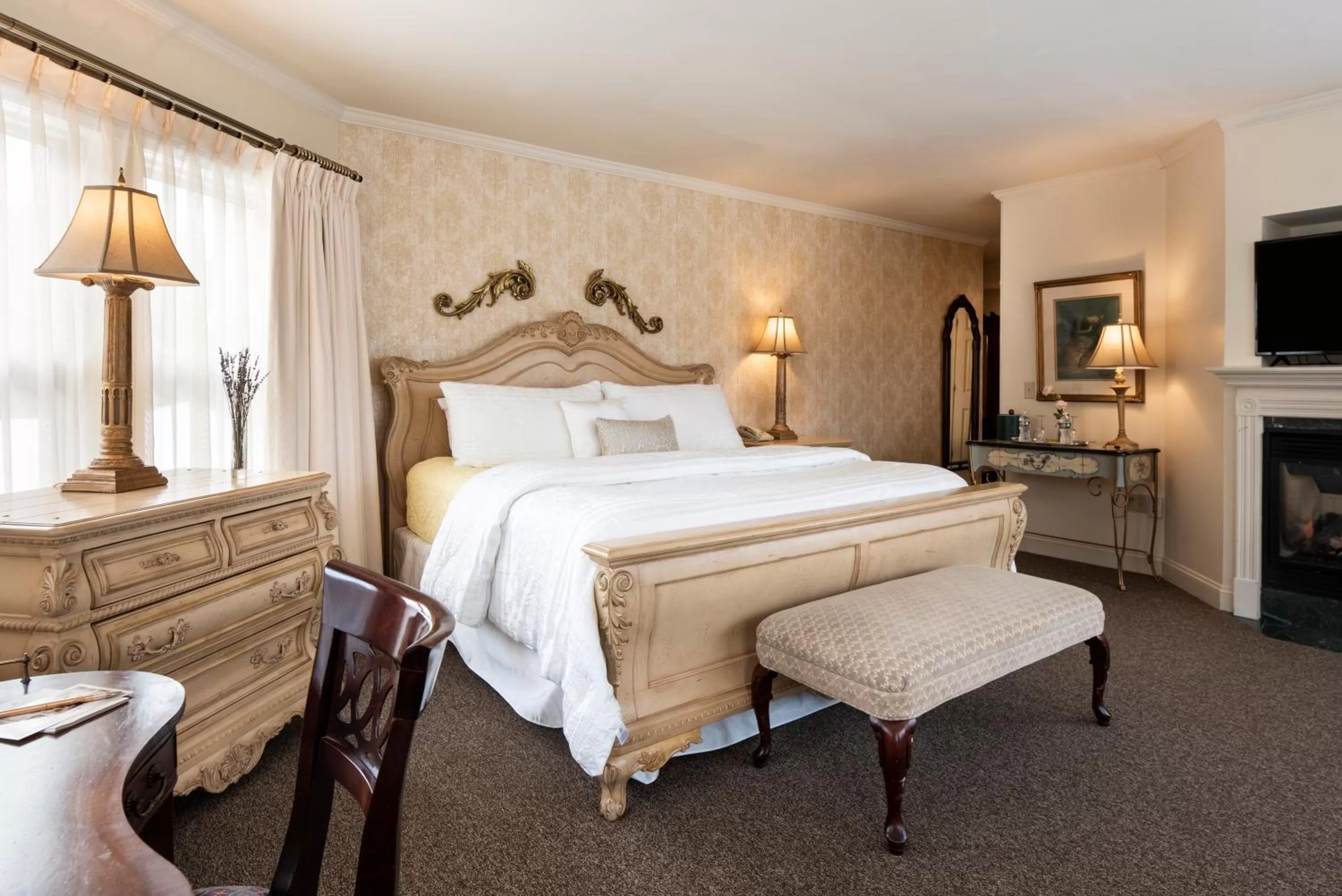 Photo of the whole room, Bed in The Inn at Thorn Hill