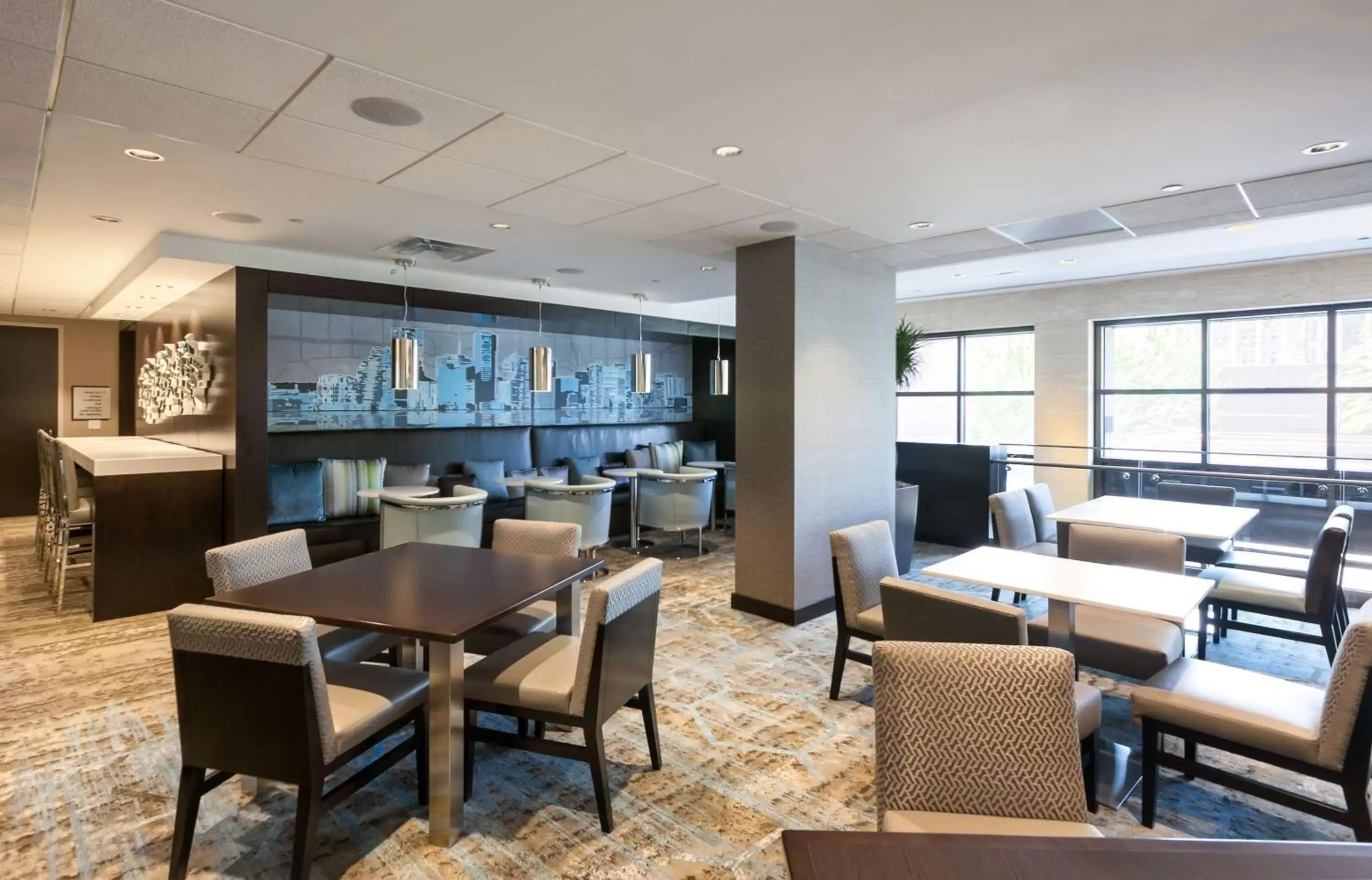 Meeting/conference room, Restaurant/Places to Eat in DoubleTree by Hilton Hotel & Suites Houston by the Galleria