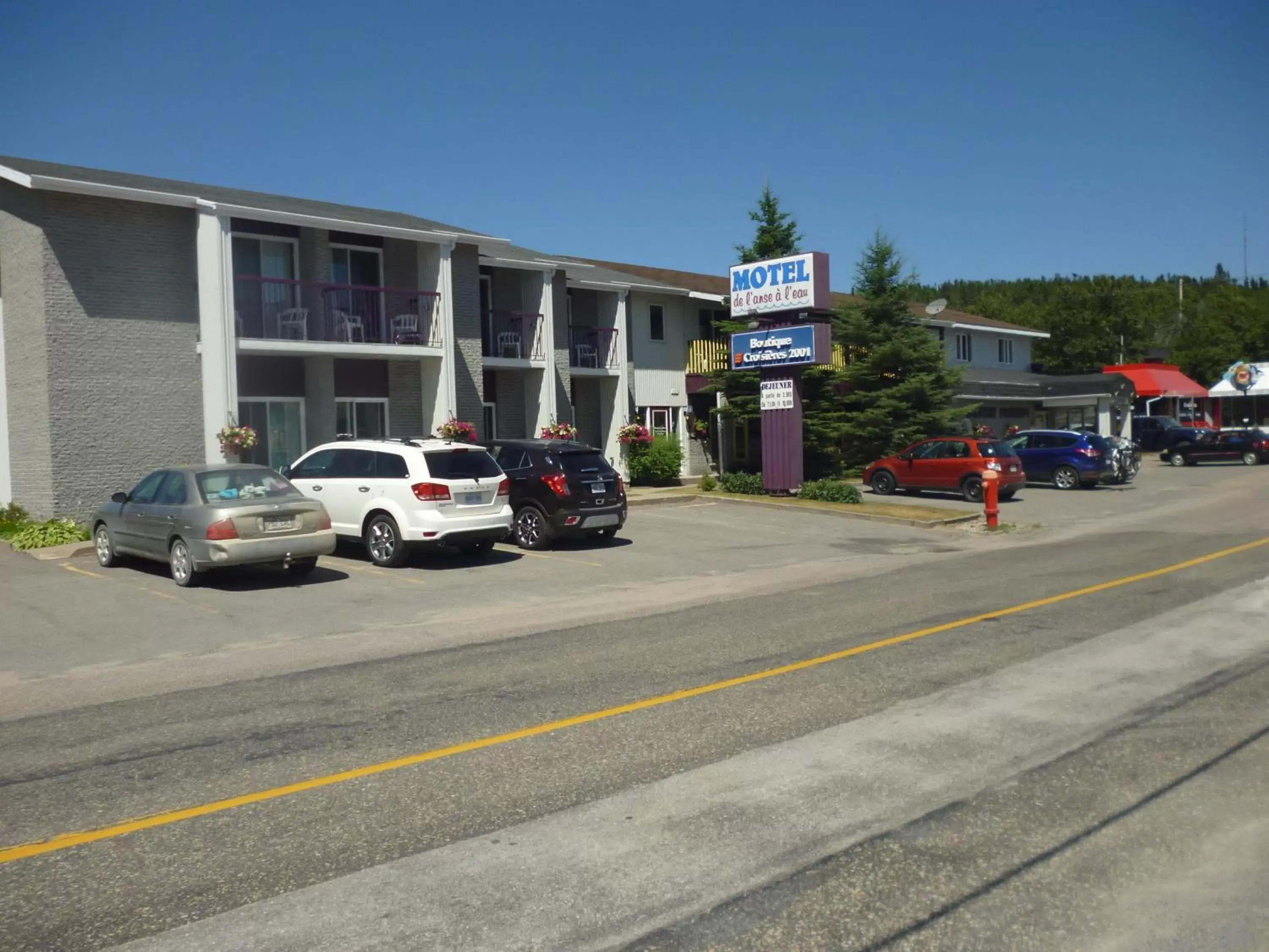 Facade/entrance, Property Building in Motel de l'Anse a l'Eau