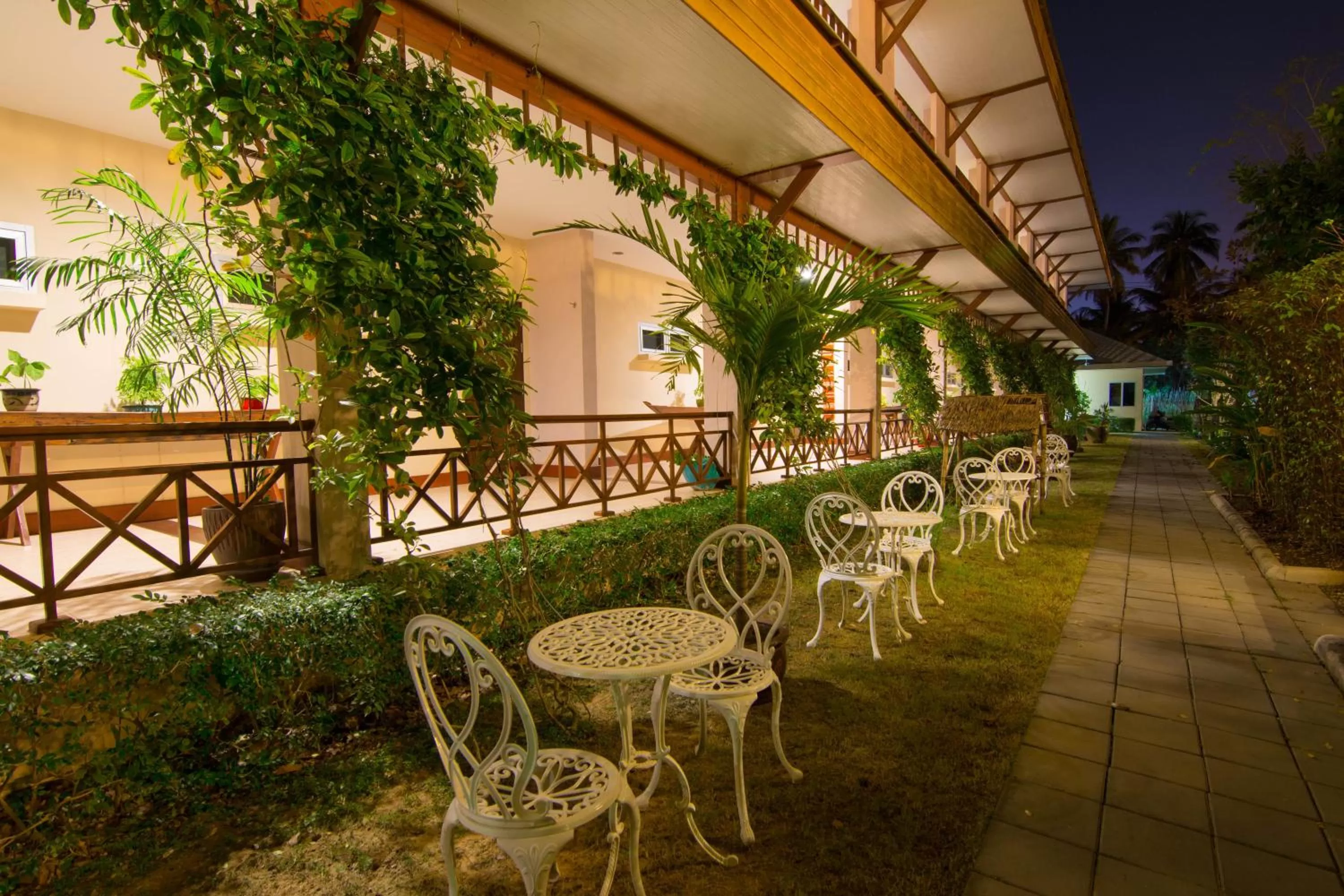 Property building in Maikaew Damnoen Resort