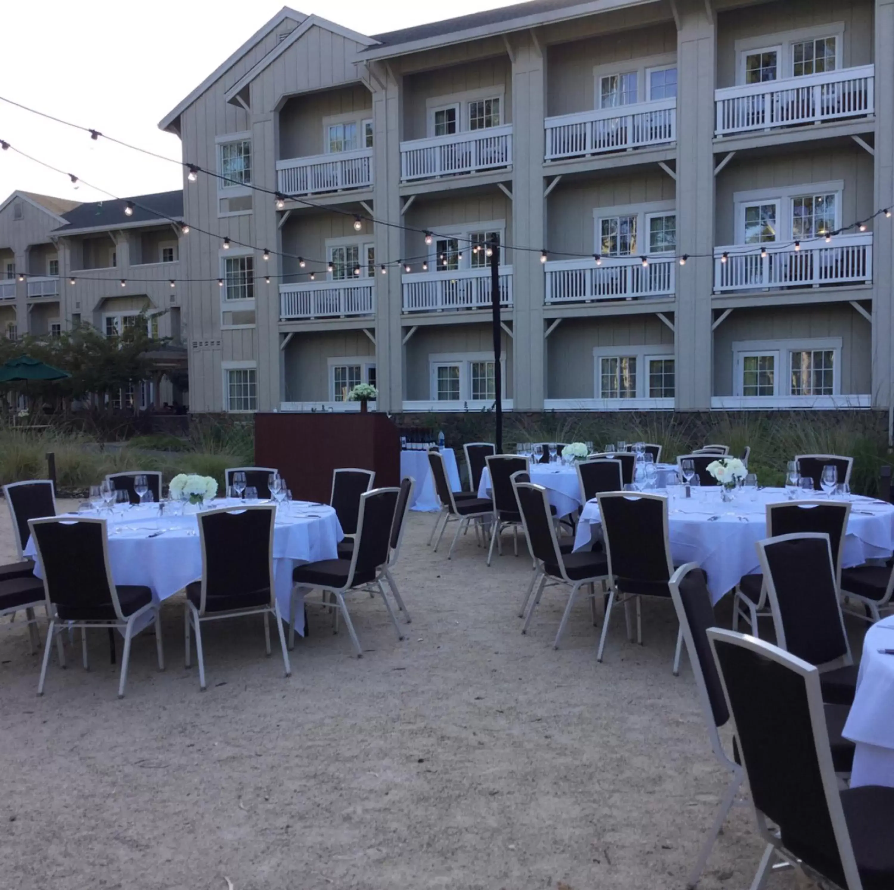 Banquet/Function facilities, Restaurant/Places to Eat in River Terrace Inn, a Noble House Hotel