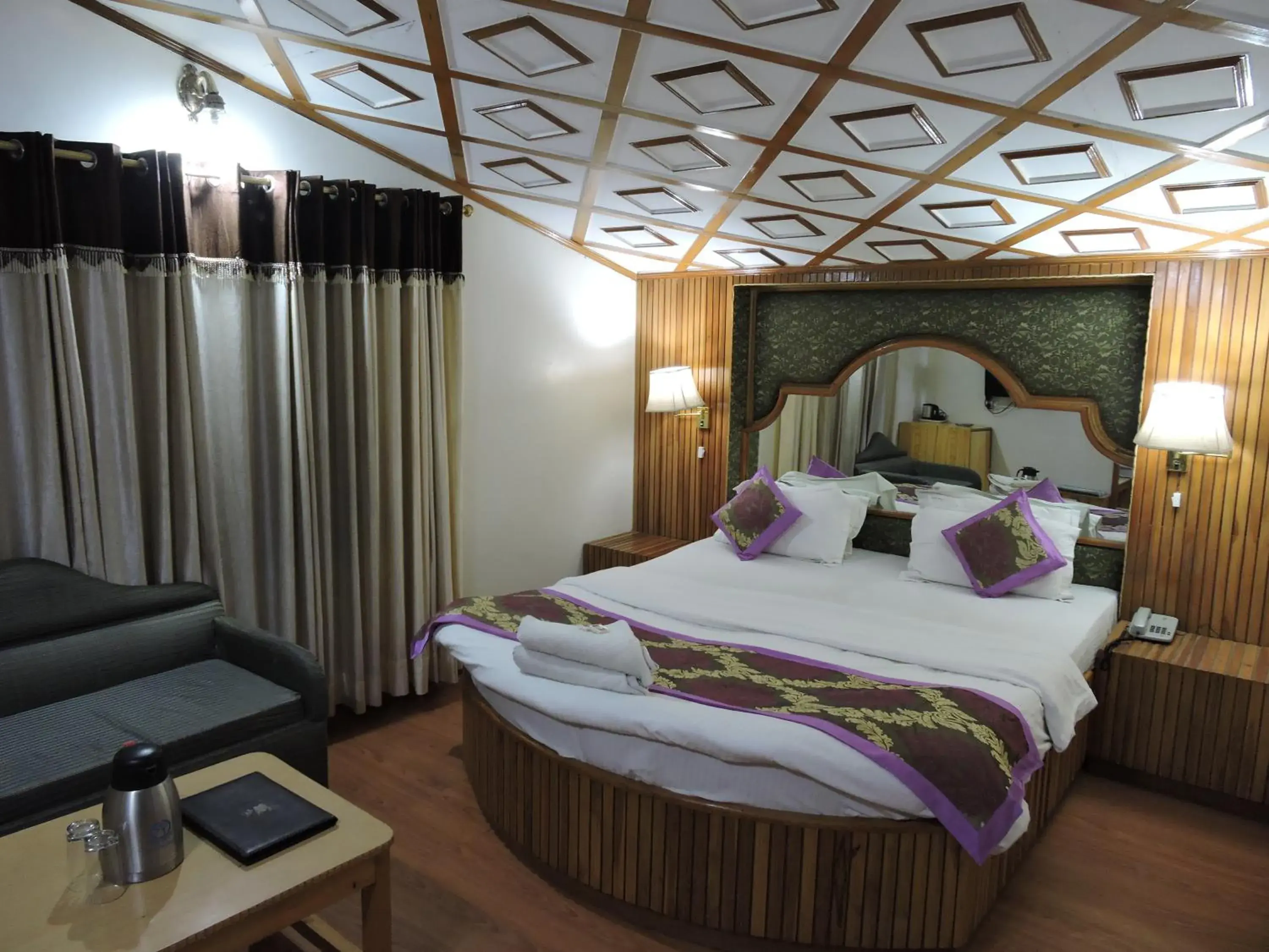 Photo of the whole room, Bed in Hotel Chaman Palace
