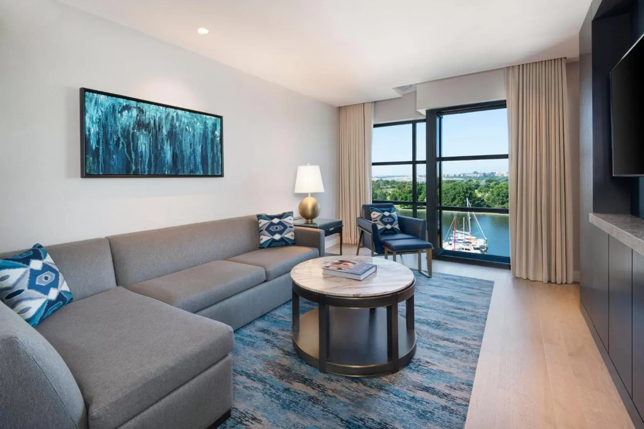 Photo of the whole room, Seating Area in InterContinental - Washington D.C. - The Wharf, an IHG Hotel