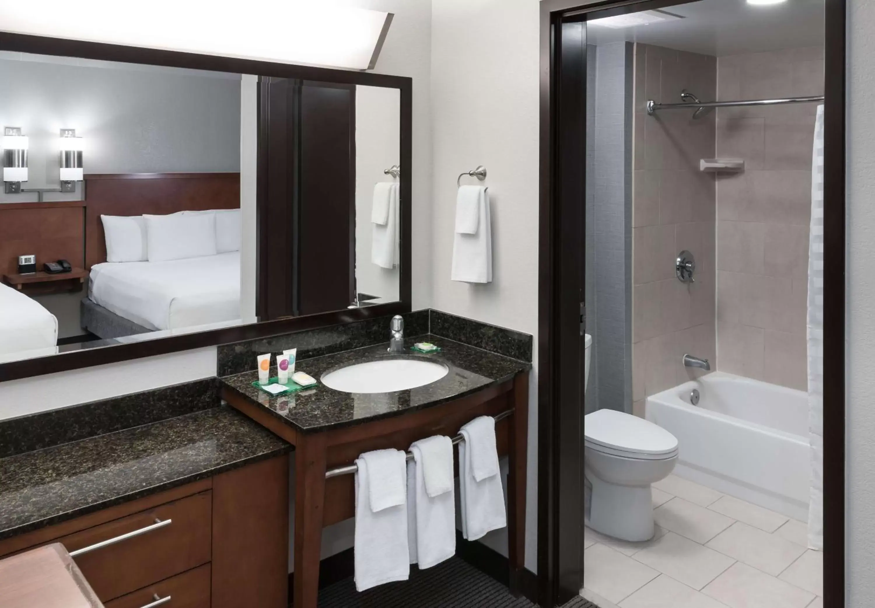 Bathroom in Hyatt Place Jacksonville Airport