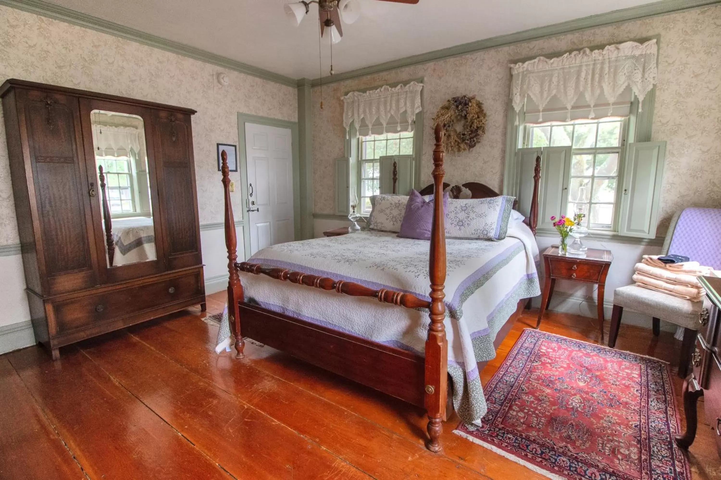 Photo of the whole room, Bed in William's Grant Inn Bed and Breakfast