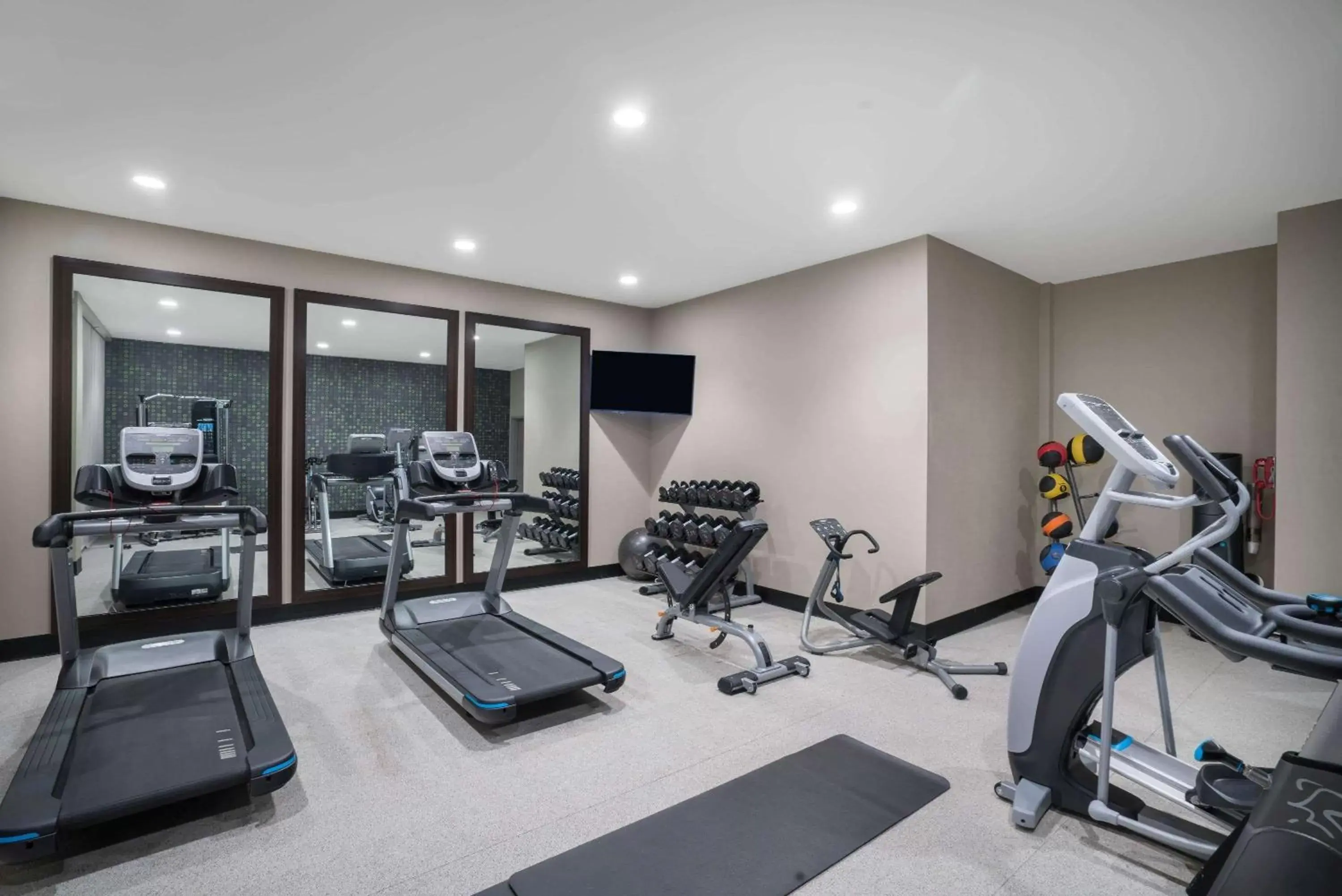 Spa and wellness centre/facilities, Fitness Center/Facilities in La Quinta by Wyndham West Memphis