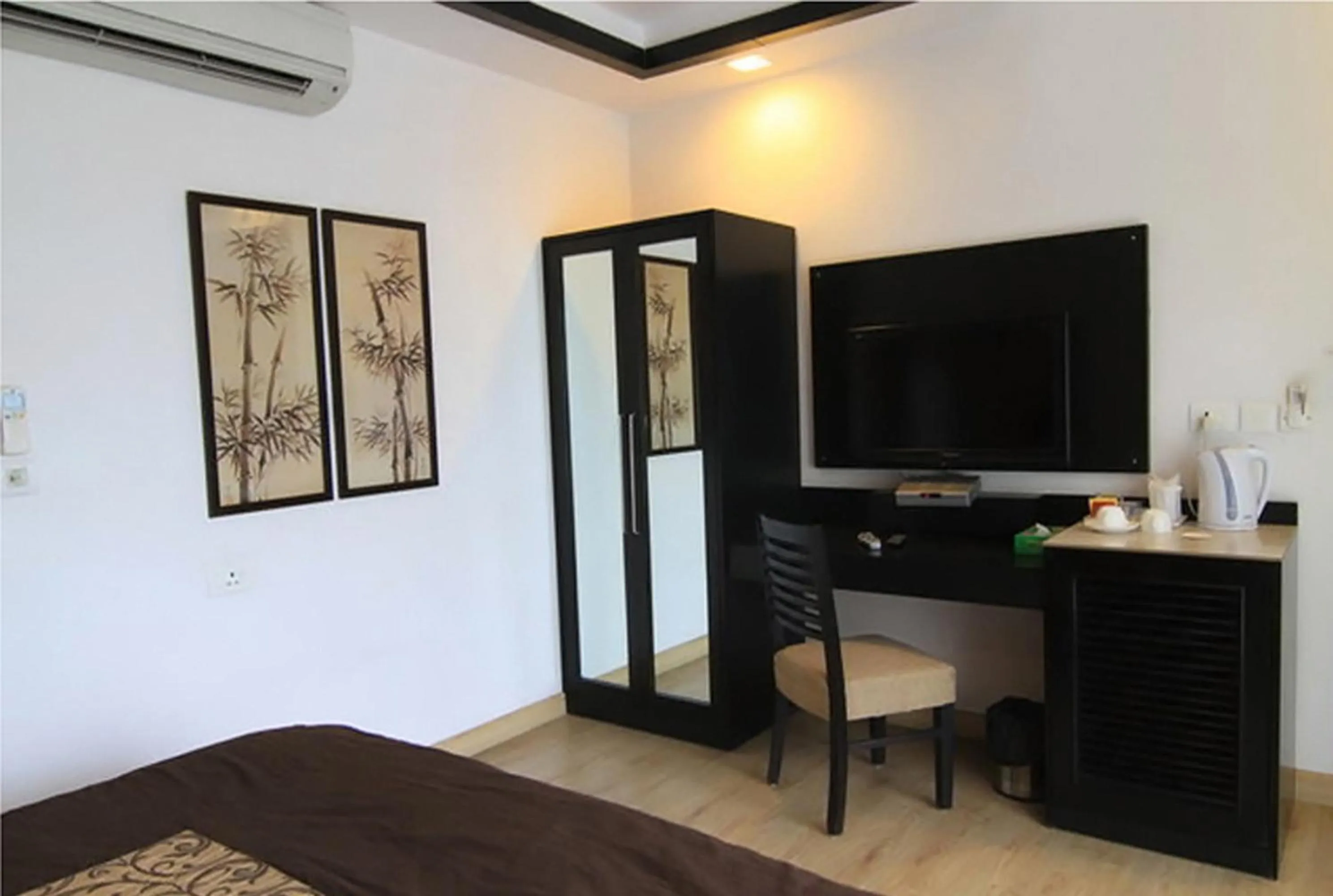 TV and multimedia, Bed in Rainbow Residency