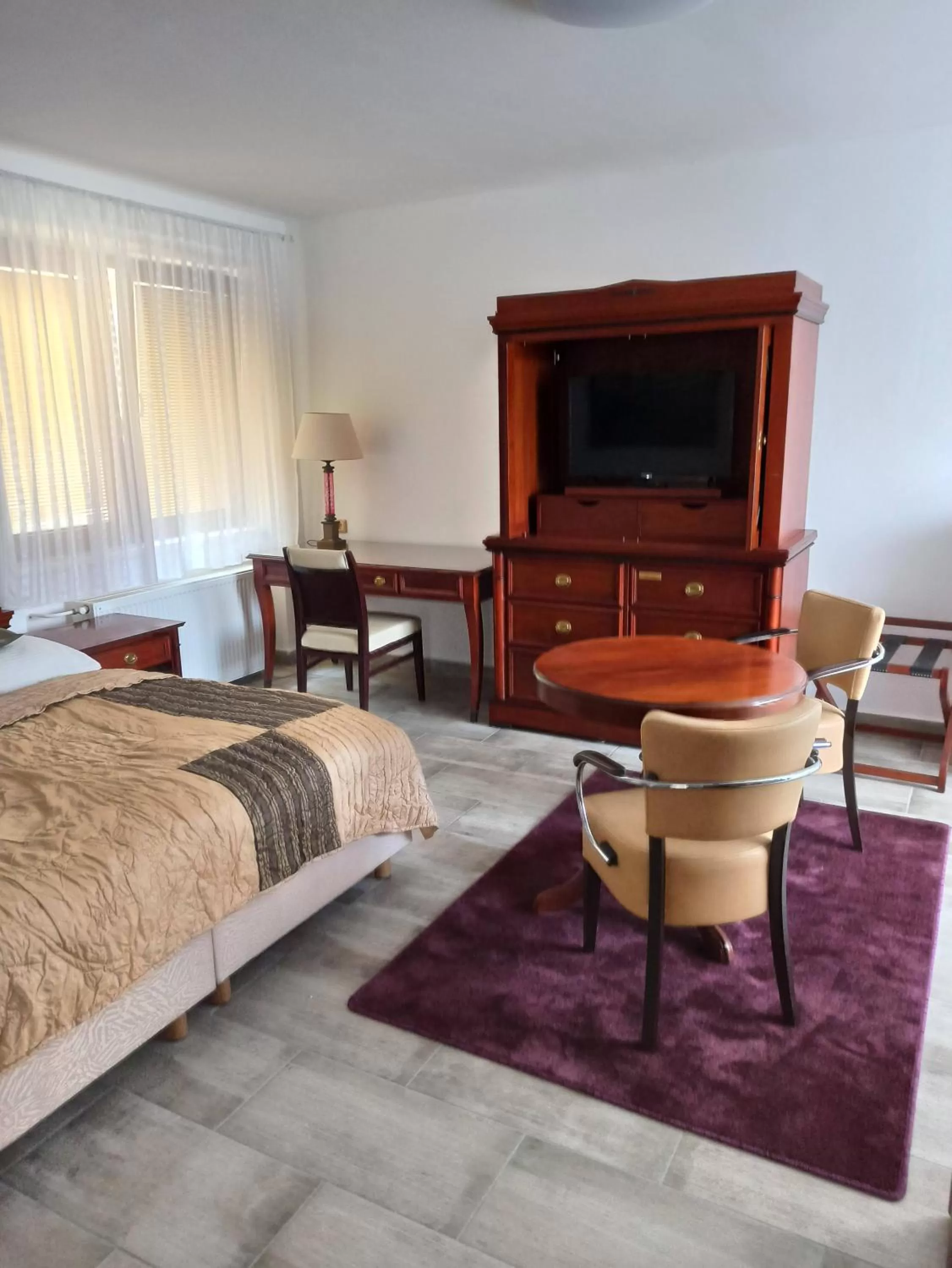 TV/Entertainment Center in U Dobrého Lva