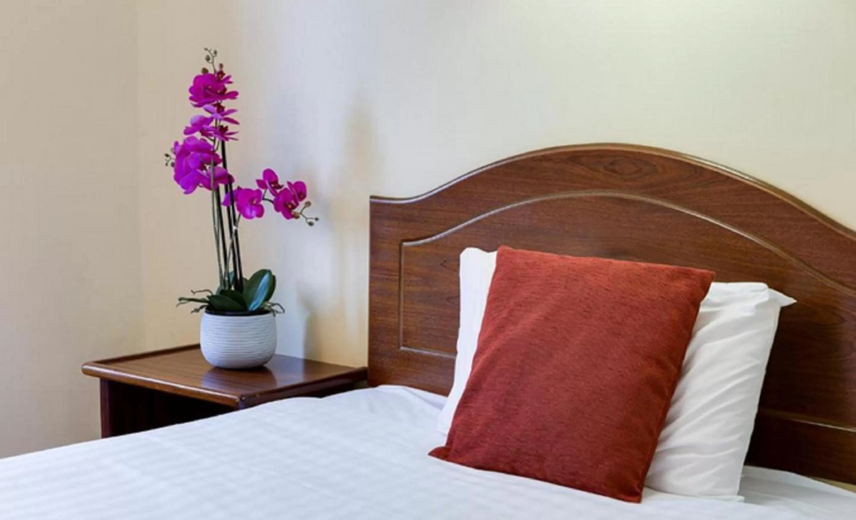 Bedroom, Bed in Oranmore Lodge Hotel Conference And Leisure Centre Galway