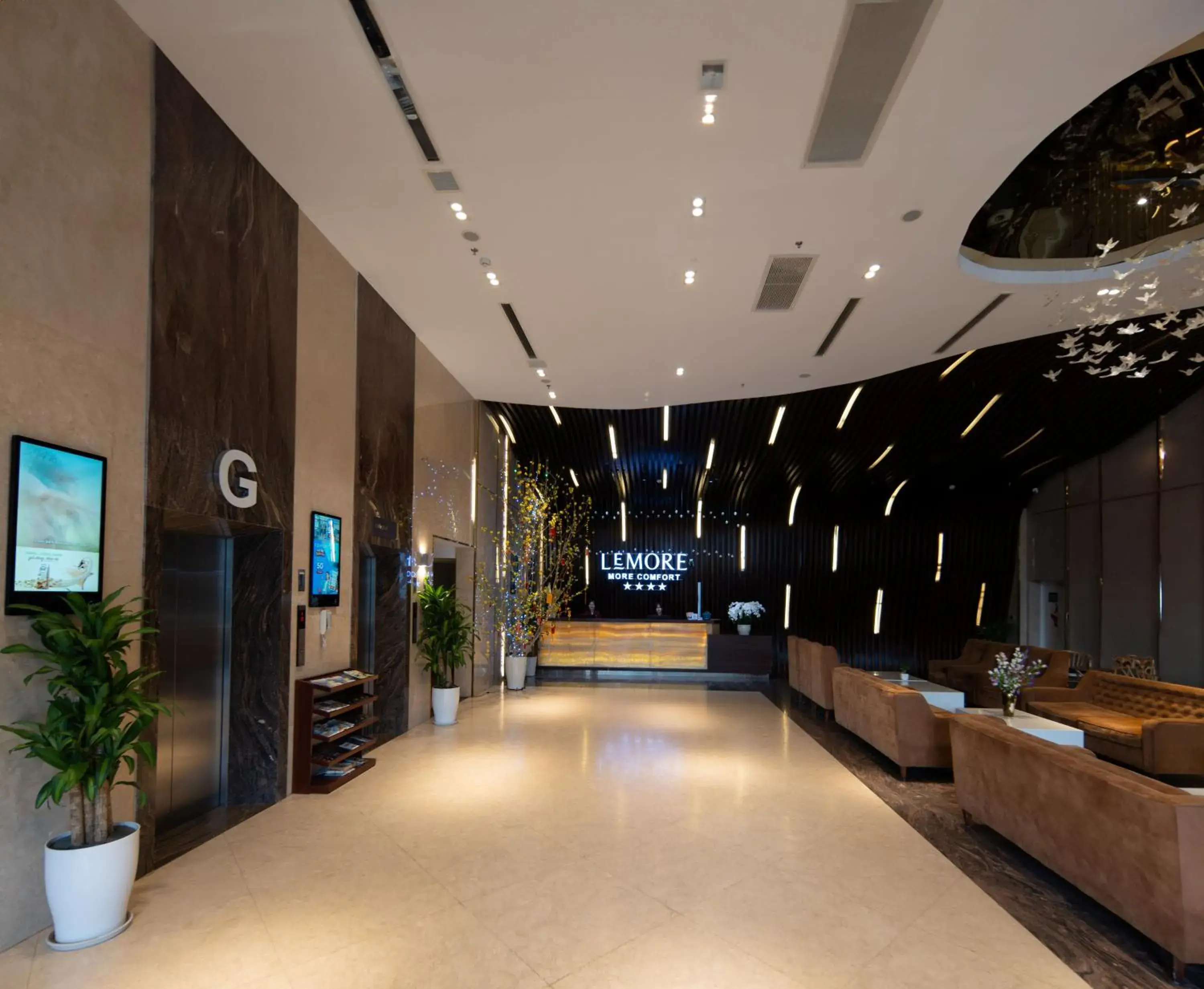 Lobby or reception in Le More Hotel