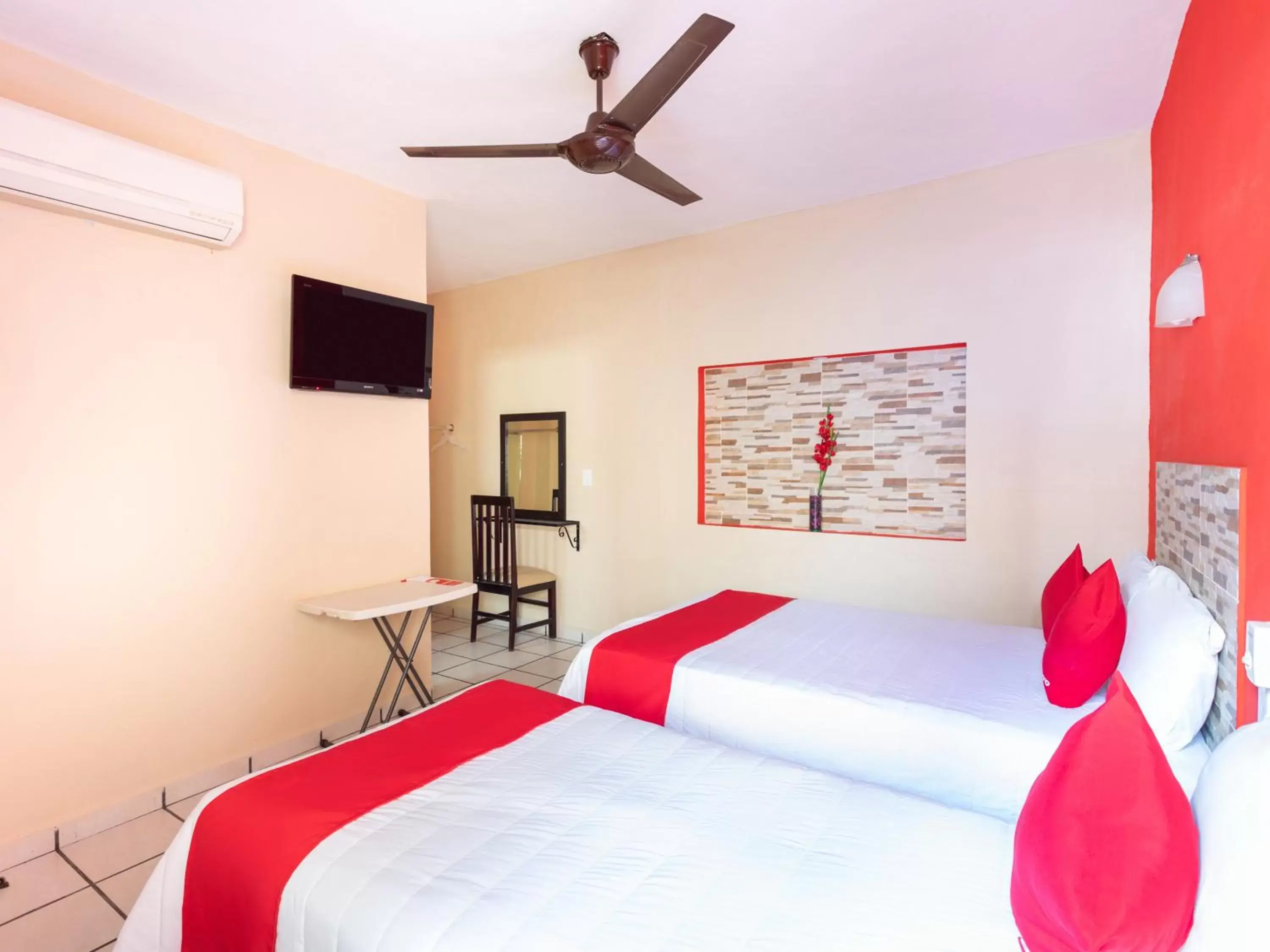 Bedroom, Bed in Hotel Costa Azul