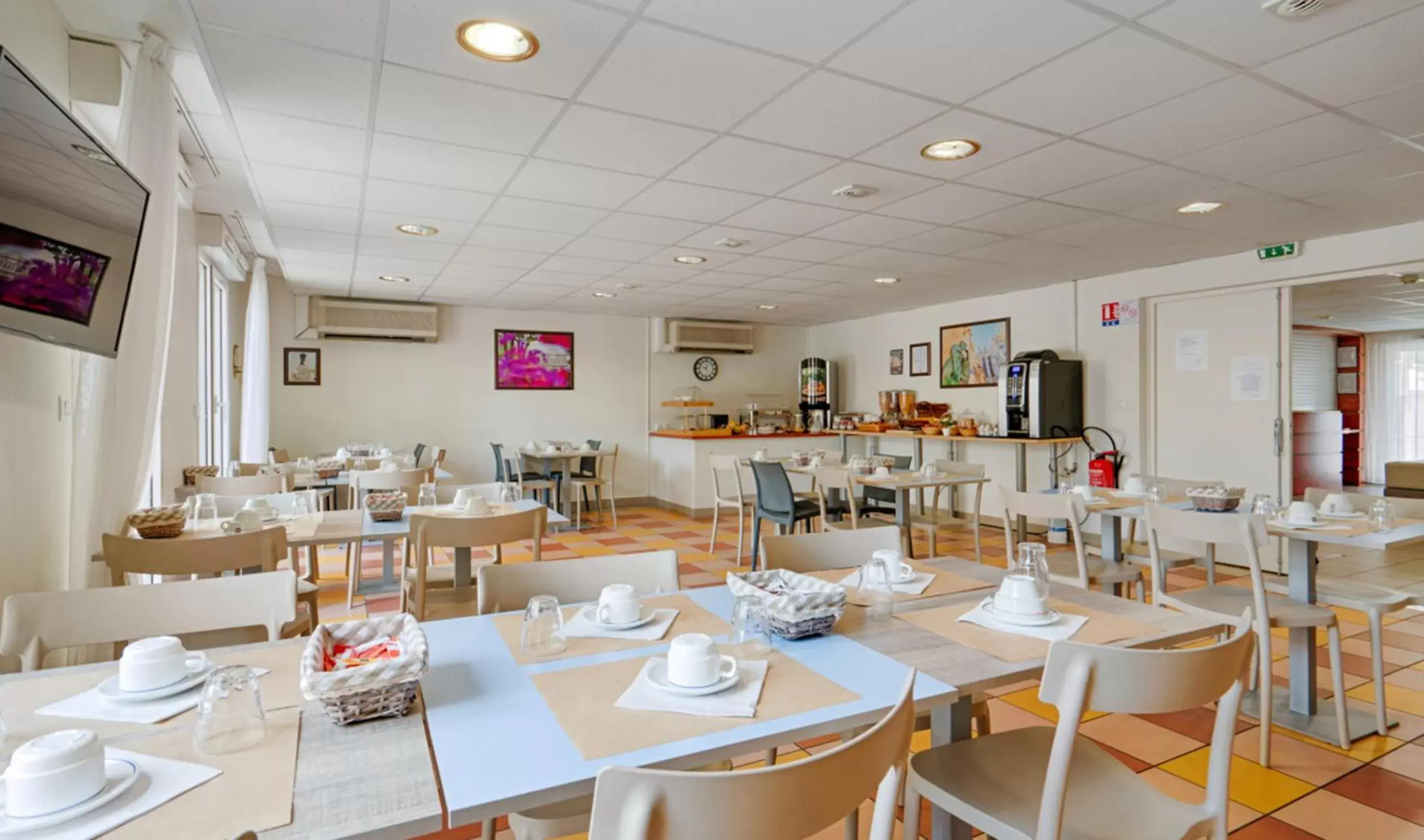 Food, Restaurant/Places to Eat in Zenitude Hôtel-Résidences Béziers Centre