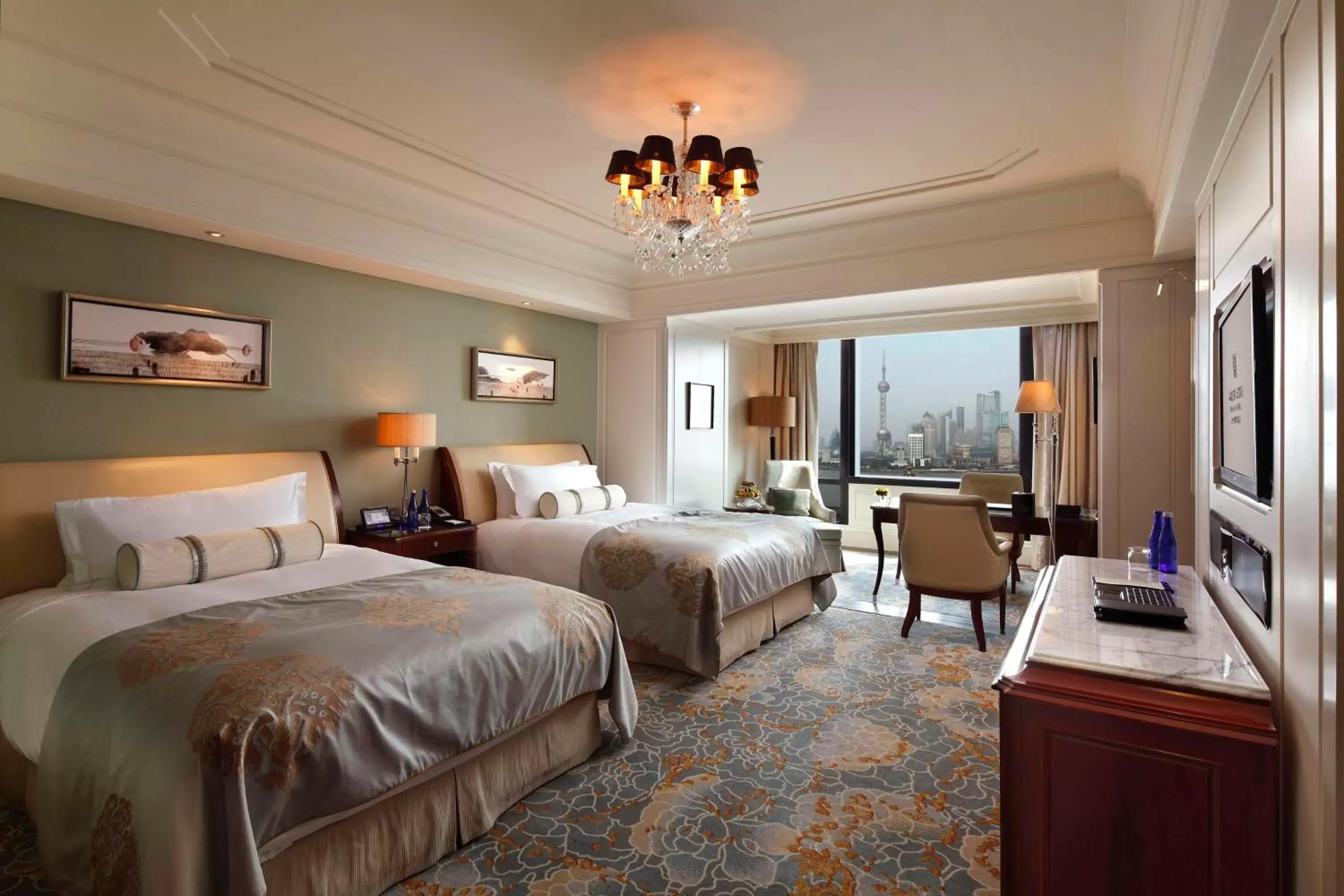 Bed in Waldorf Astoria Shanghai on the Bund