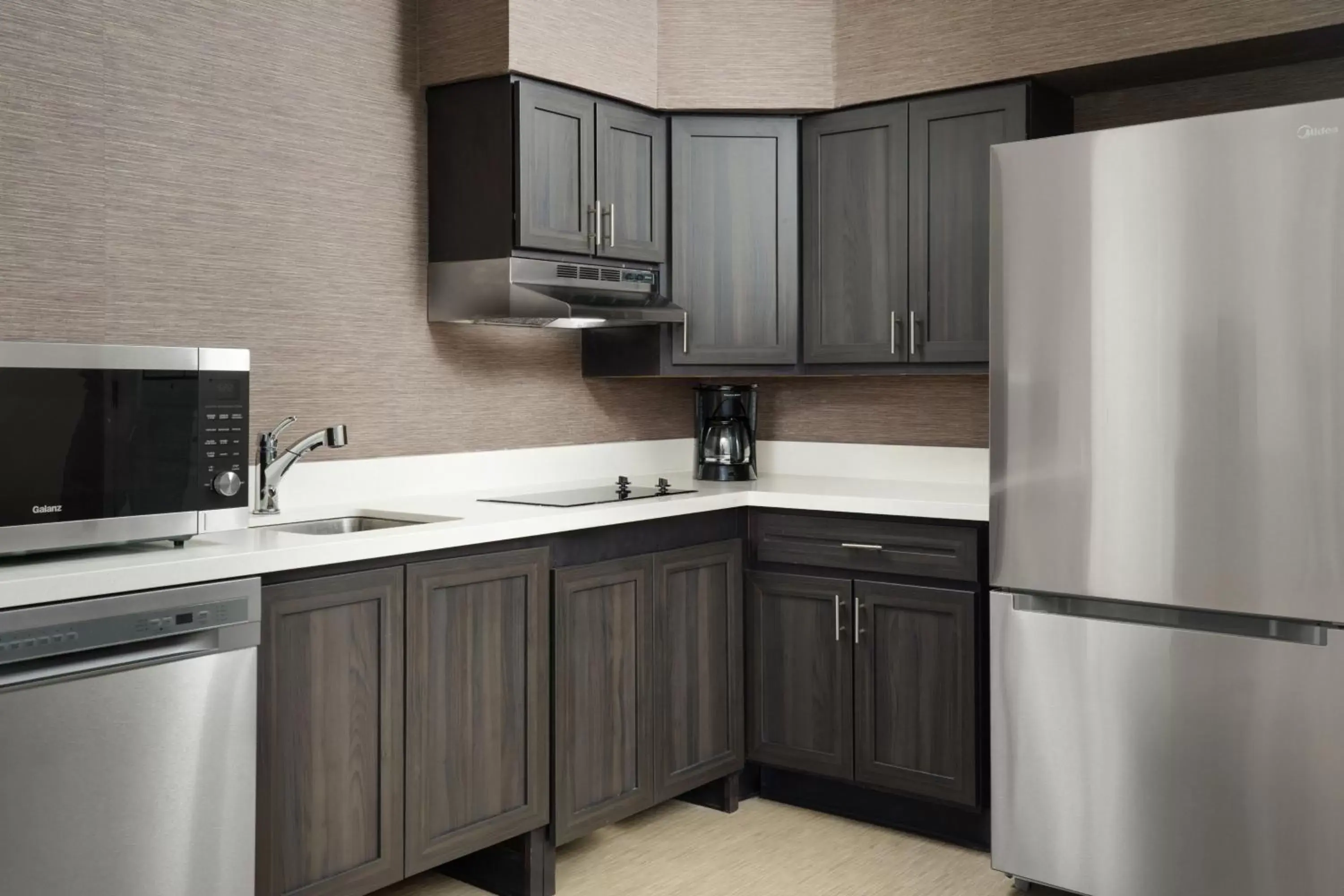 Kitchen or kitchenette, Kitchen/Kitchenette in Residence Inn Mount Olive At International Trade Center