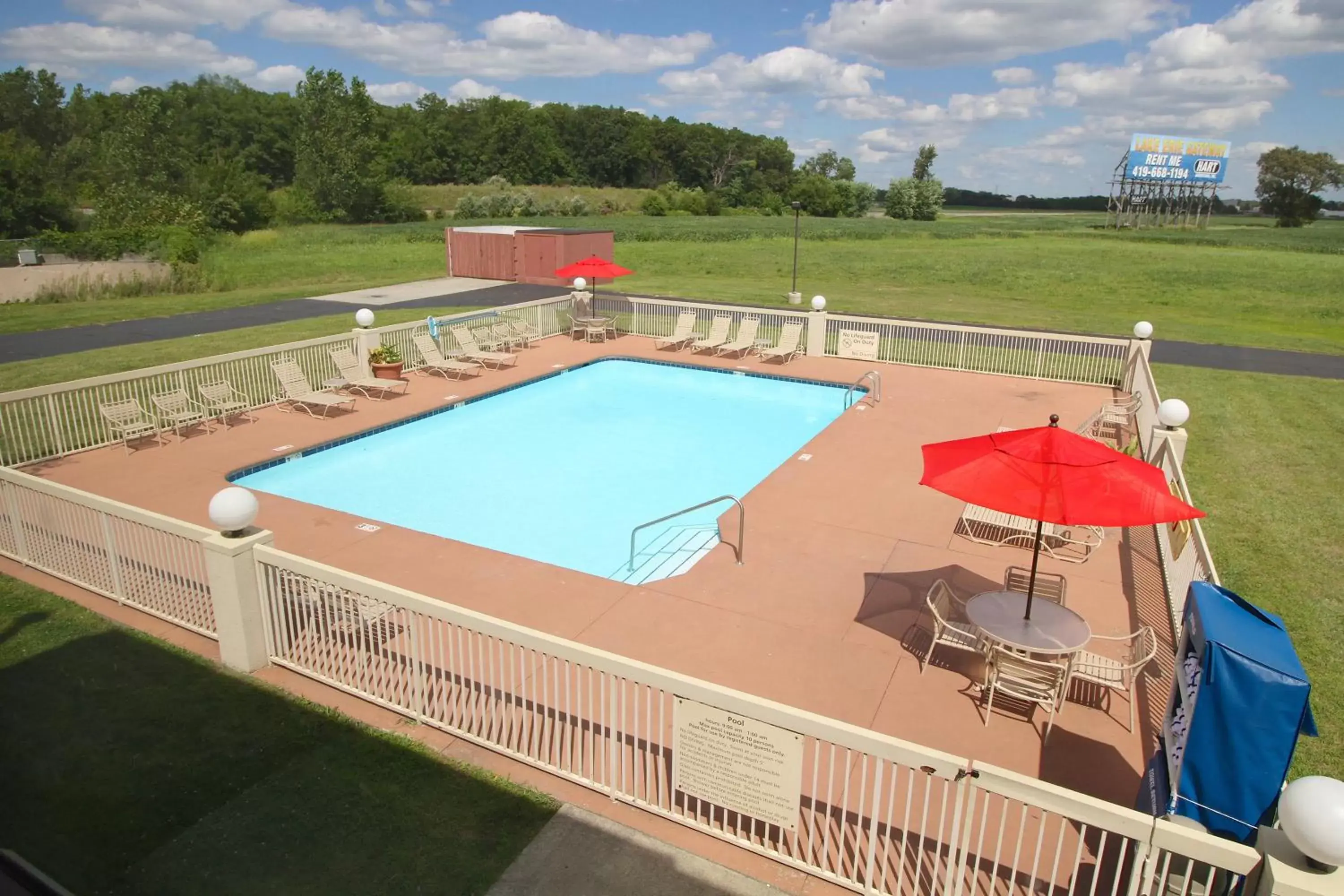 Day, Pool View in Country Inn & Suites by Radisson, Sandusky South, OH