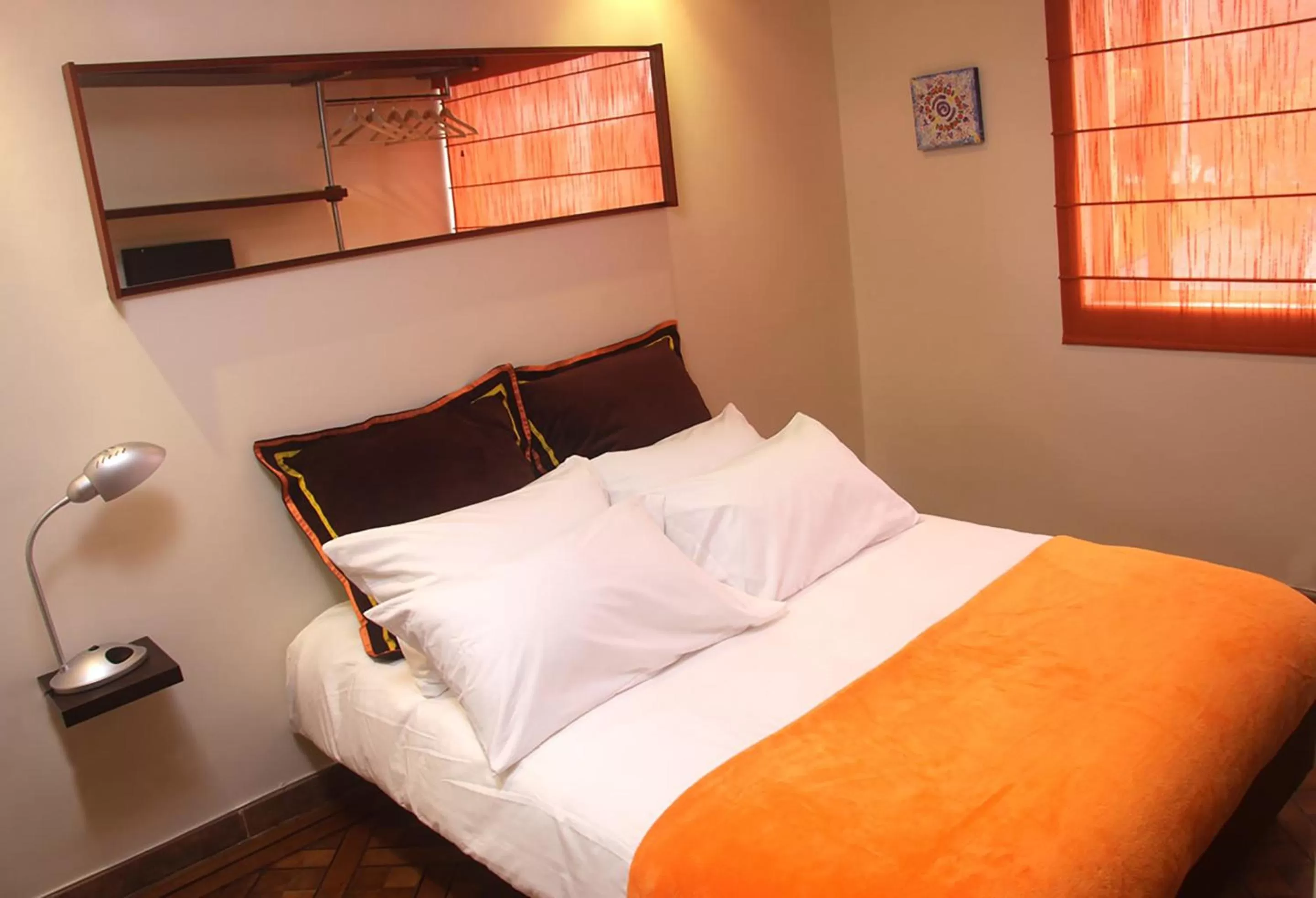 Photo of the whole room, Bed in 6 Suites Hotel