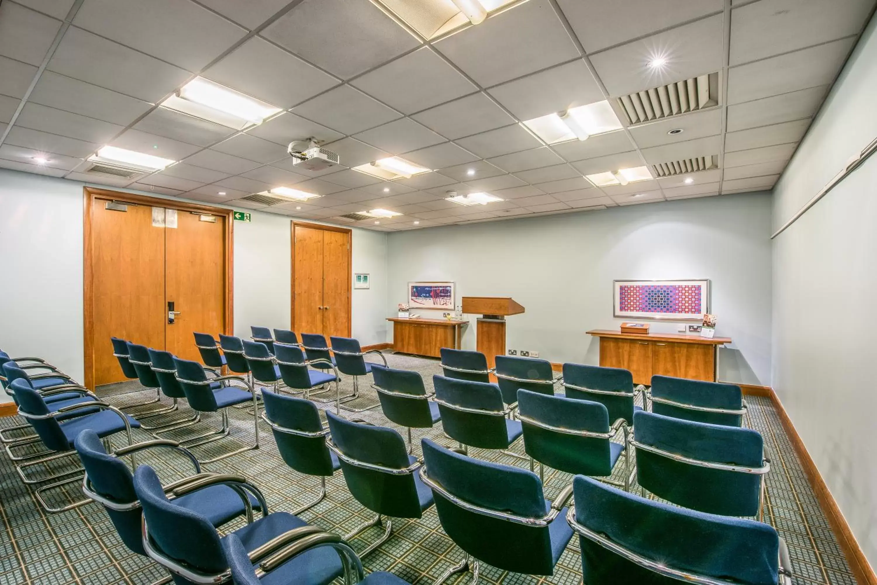 Meeting/conference room in Holiday Inn Cambridge, an IHG Hotel