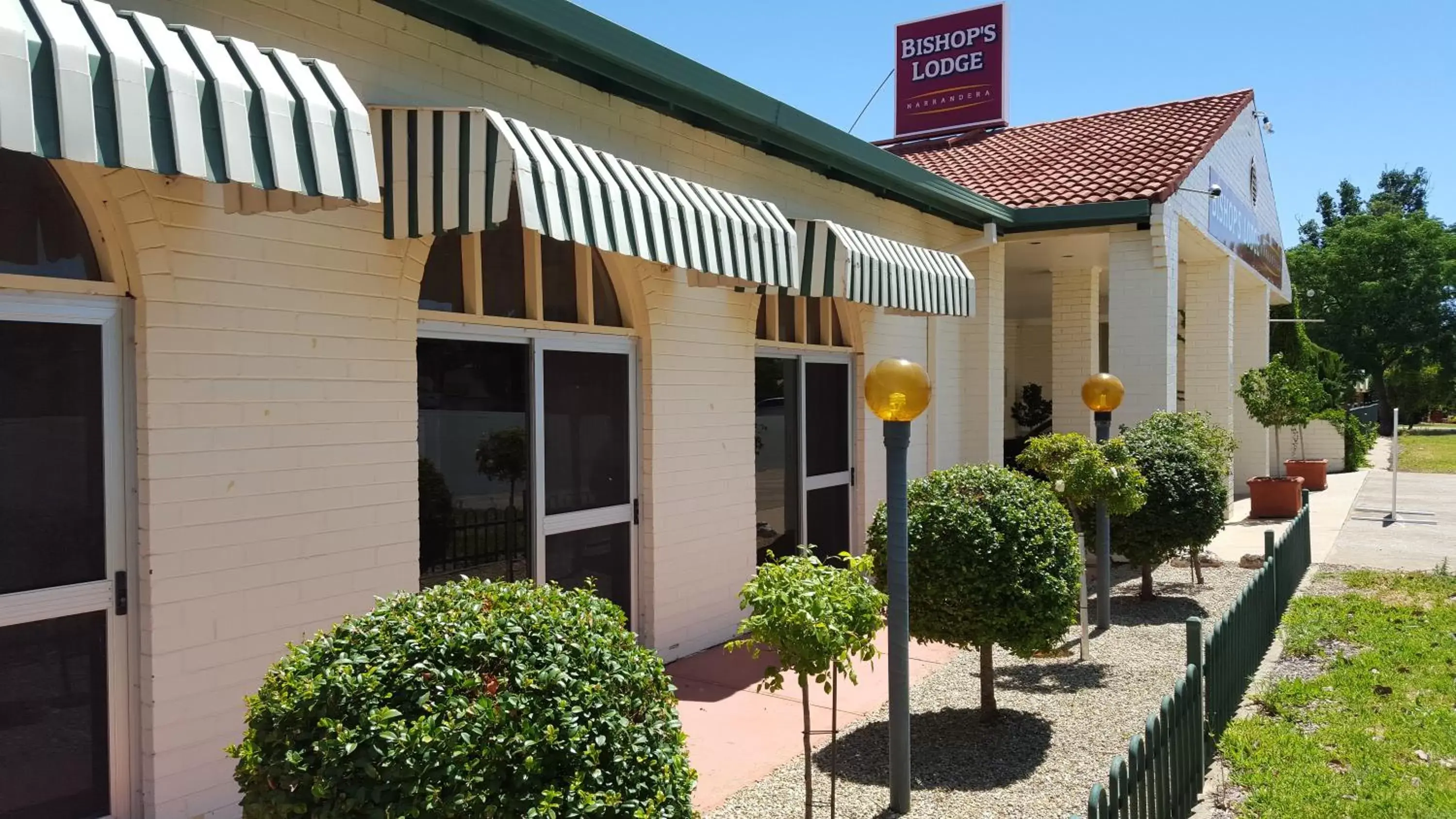 Facade/entrance, Property Building in Bishops Lodge Narrandera
