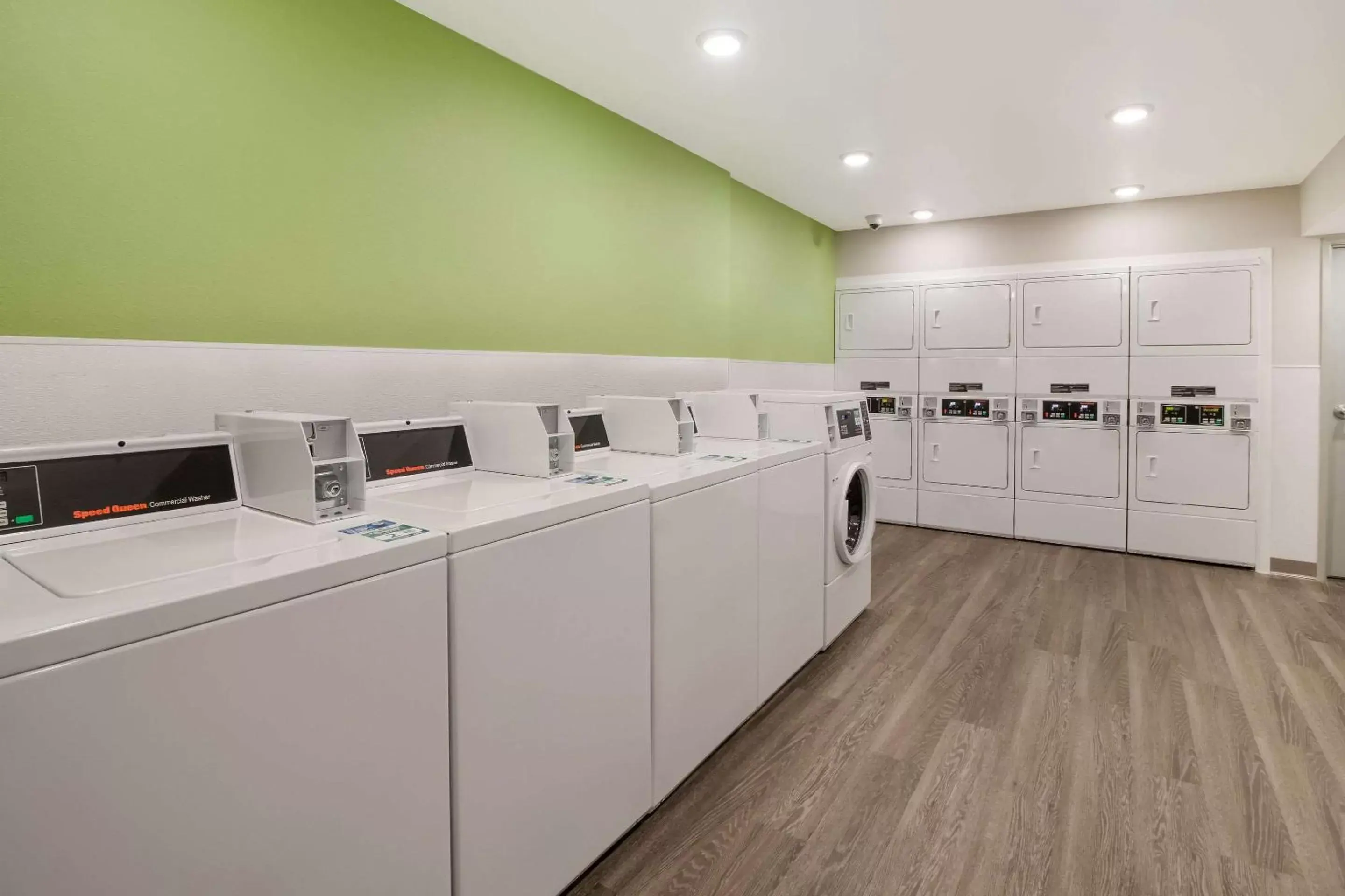 laundry, Kitchen/Kitchenette in WoodSpring Suites Hermitage - Nashville Airport