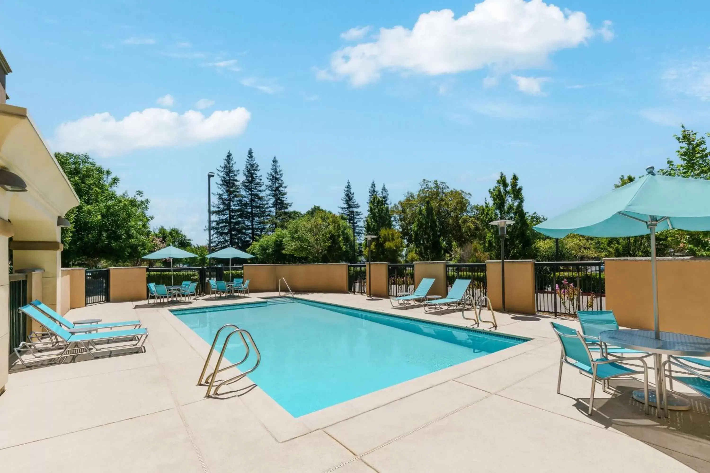 Pool view, Swimming Pool in Hampton Inn & Suites West Sacramento